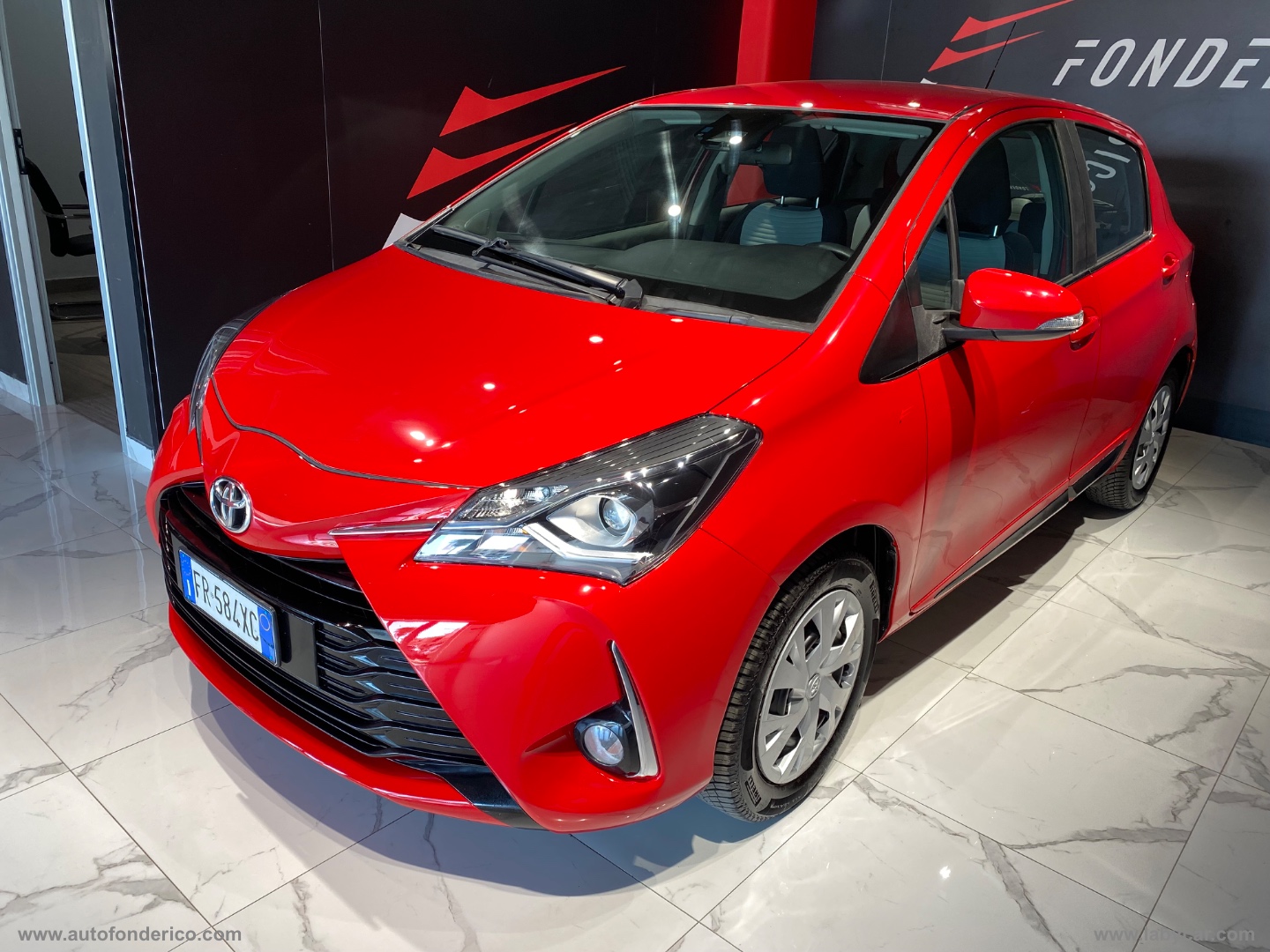 Yaris 1.0 72 CV 5p. Lounge - immagine 2
