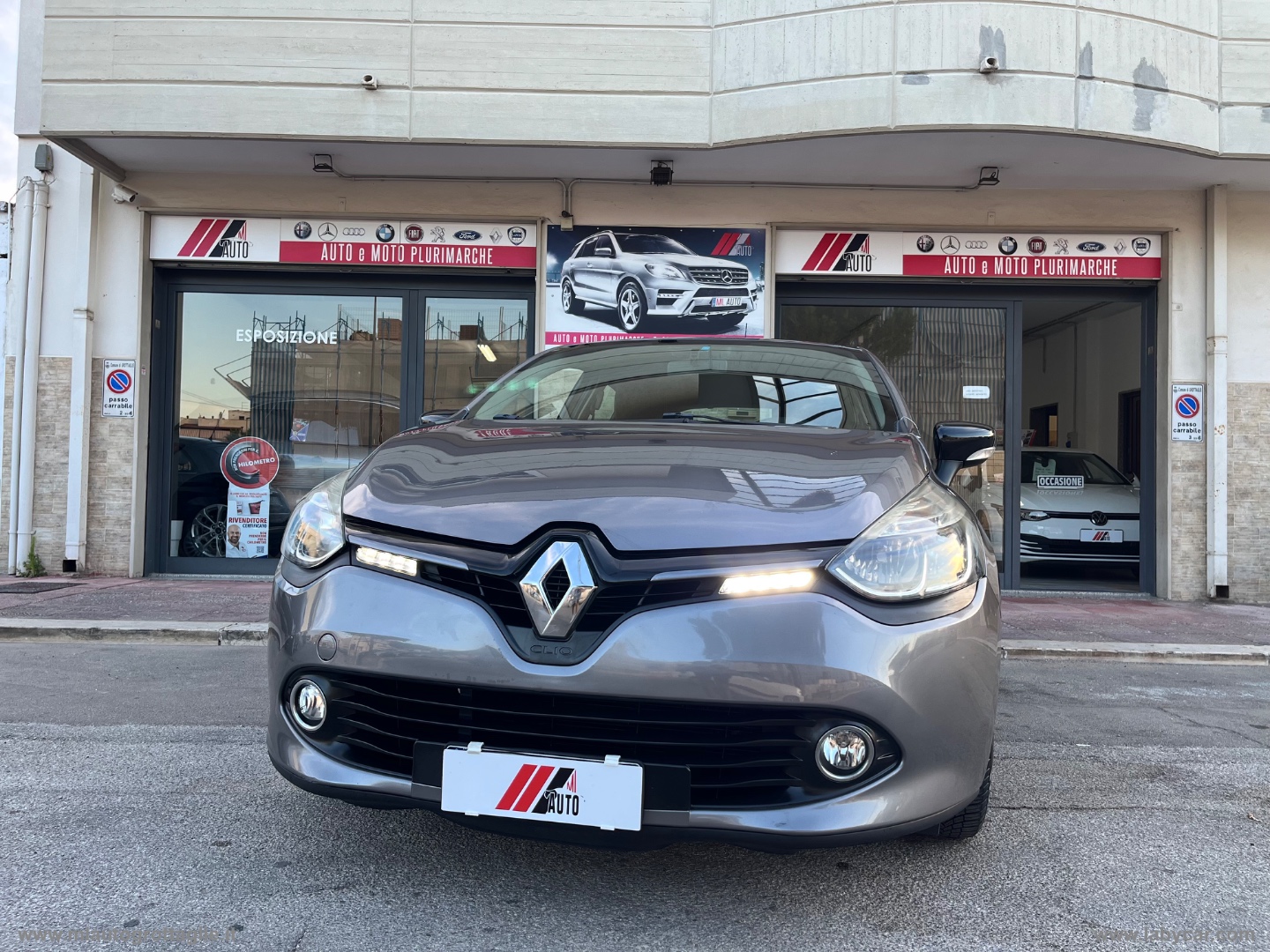 Clio 1.2 75 CV GPL 5p. Costume National - immagine 2
