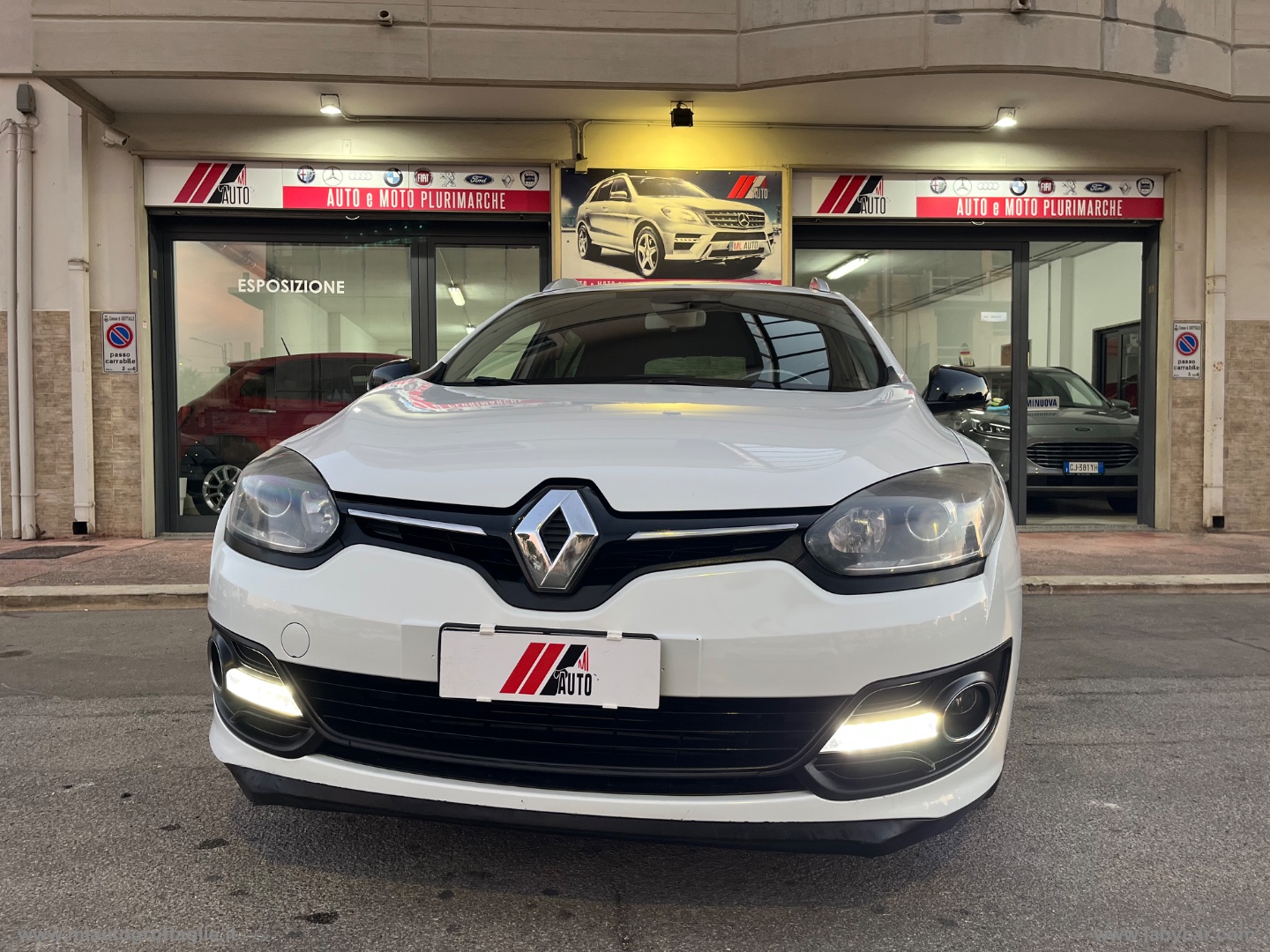 Mégane 1.5 dCi 110 CV SporTour Limited - immagine 2