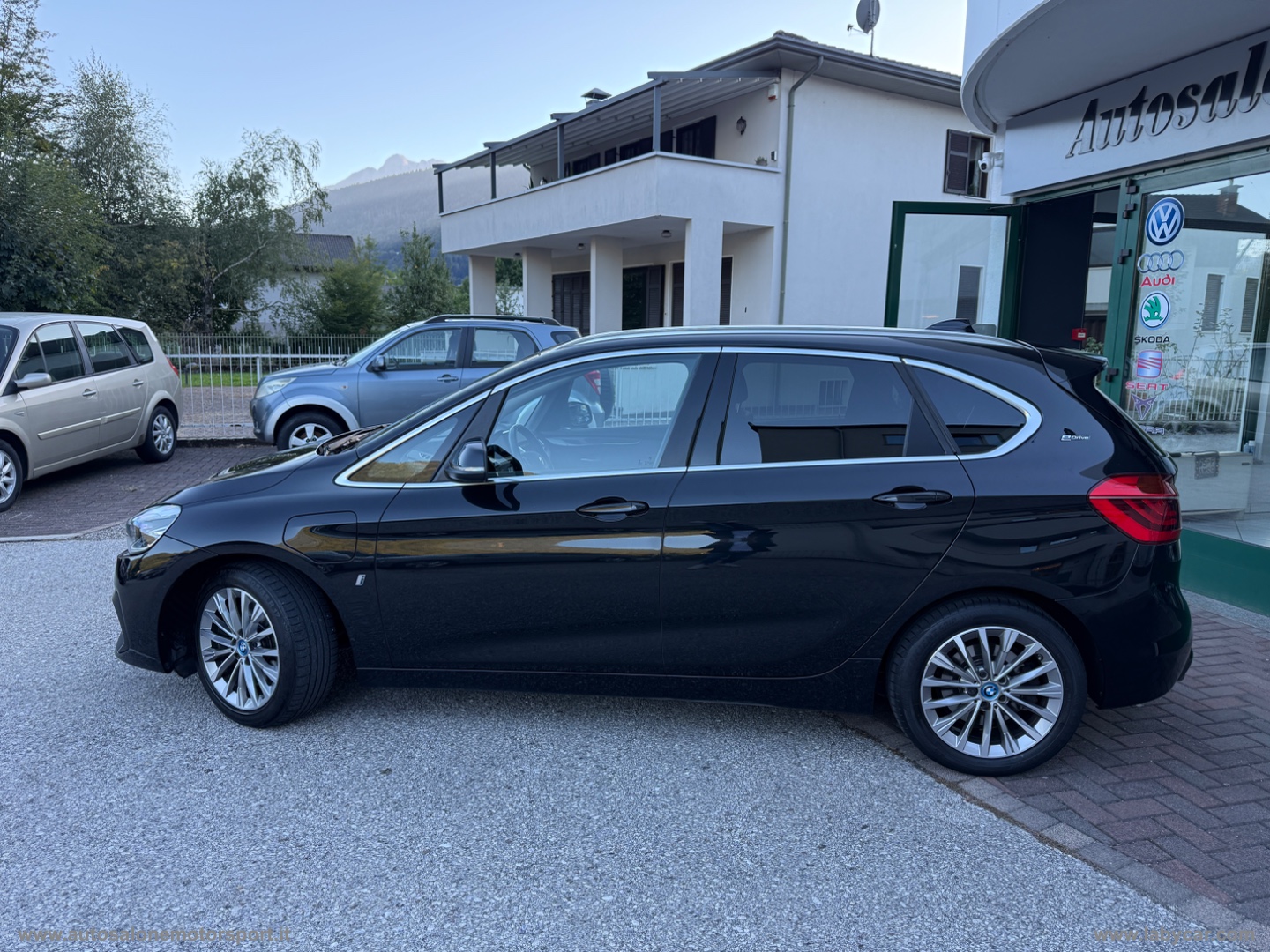 225xe Active Tourer iPerf.Advantage aut. - immagine 2