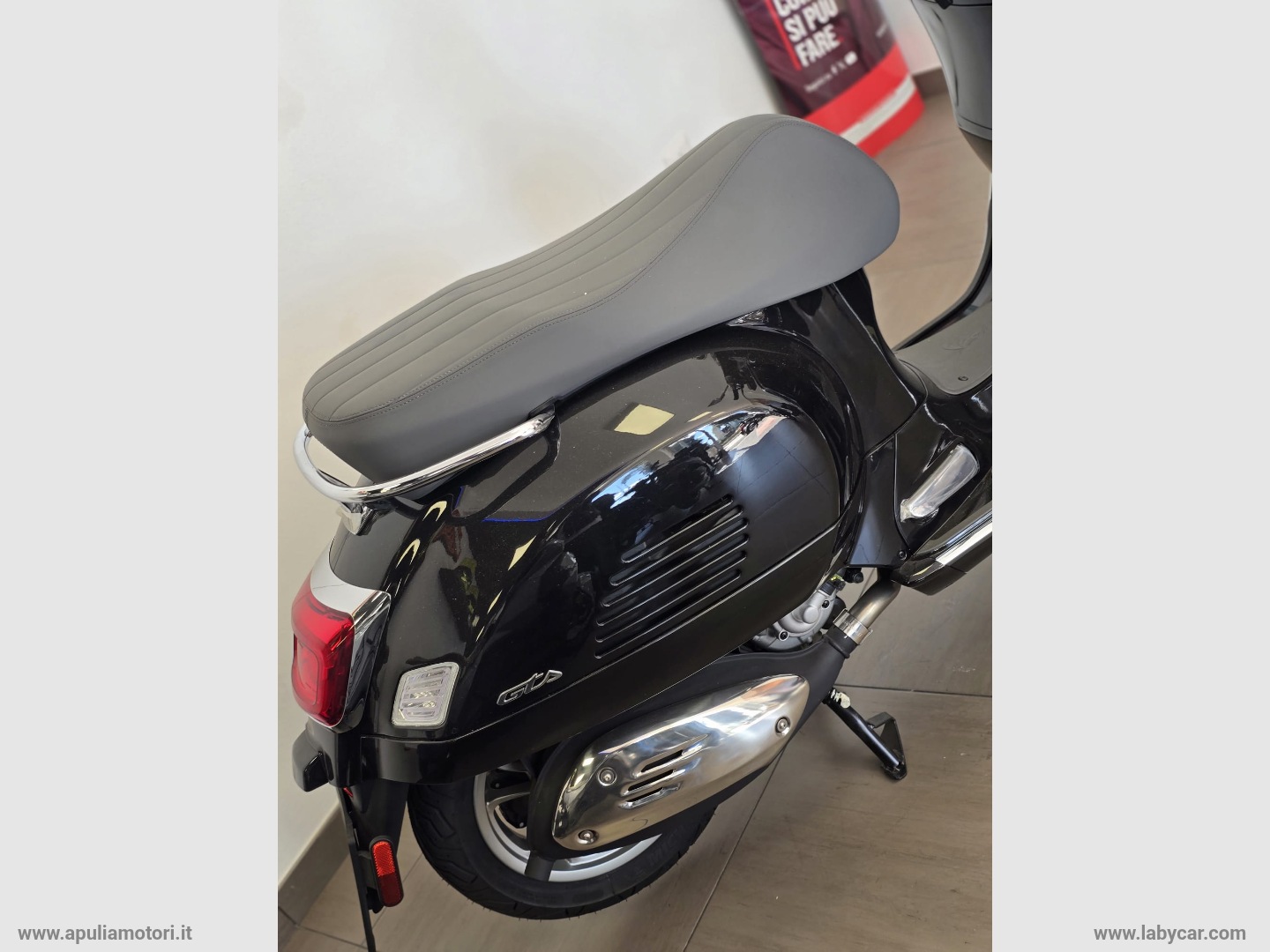 Vespa 310 GTS - immagine 2