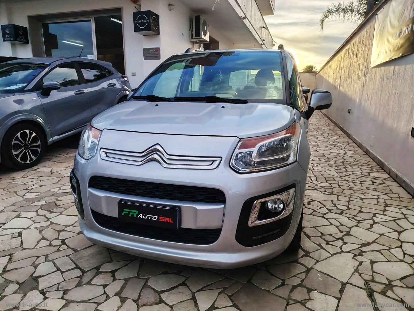 C3 Picasso BlueHDi 100 Exclusive - immagine 2