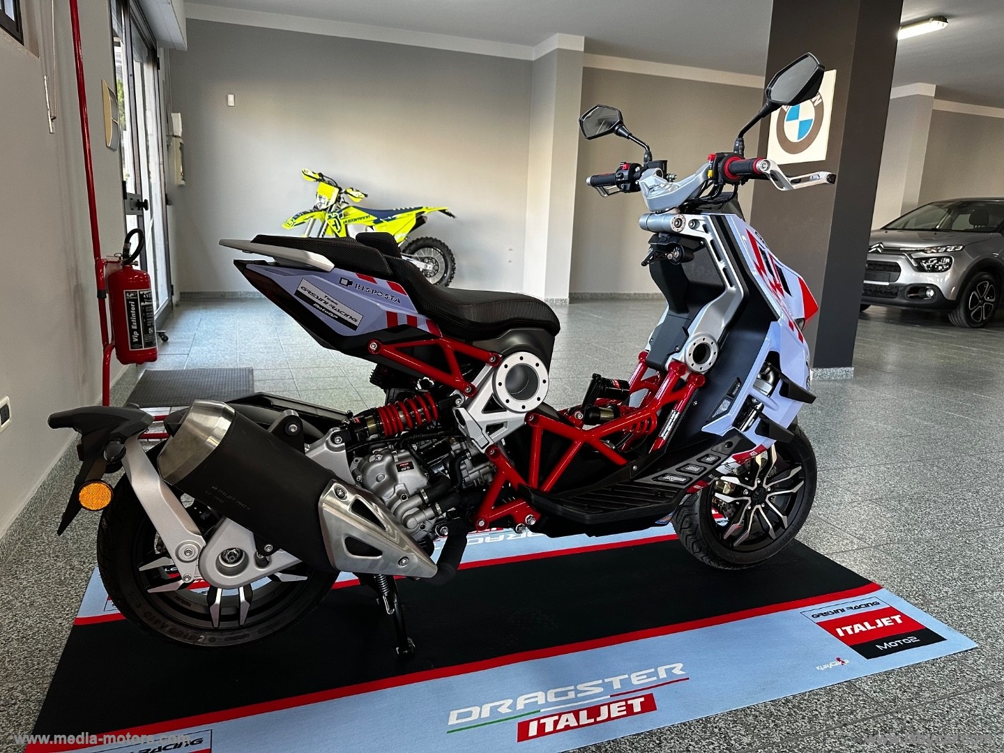 DRAGSTER 300 TEAM GREASINI MOTO2 - immagine 2