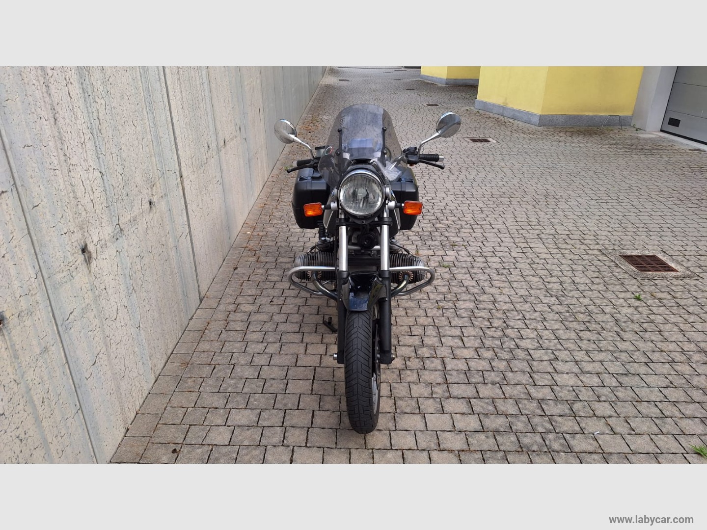 R 100 R - immagine 2