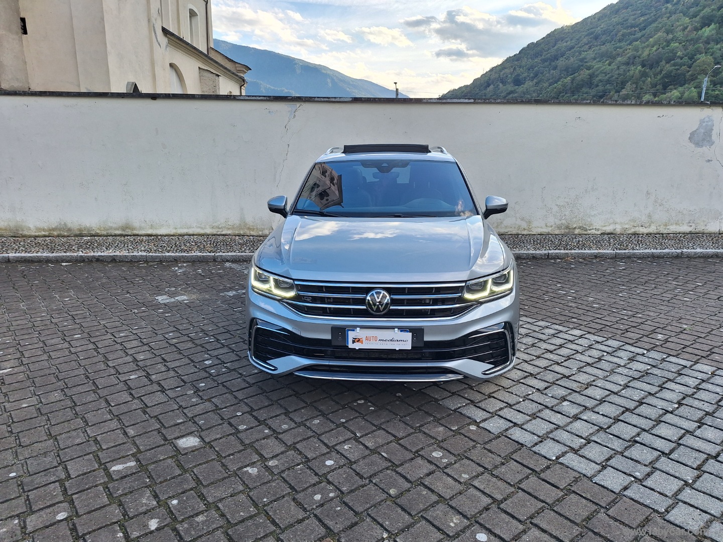 Tiguan Allsp. 4MOTION R-LINE TETTO PELLE - immagine 2