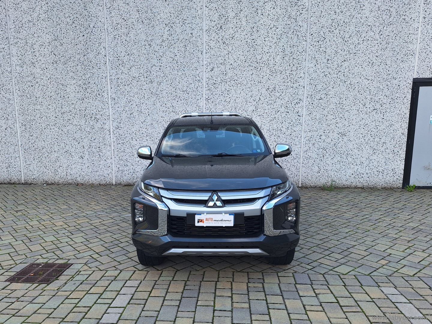 L200 2.3 D DoubleCab 4x4 AUTO RIDOTTE BLOCCAGGIO - immagine 2