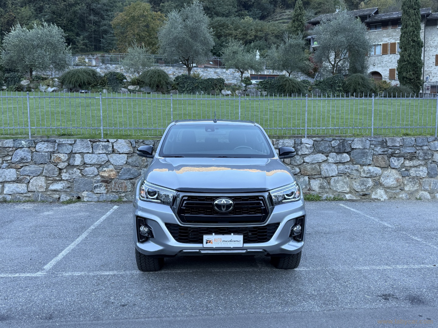 Hilux 2.4 D-4D 4WD 4p. DC Executive GANCIO CC ADATTIVO - immagine 2