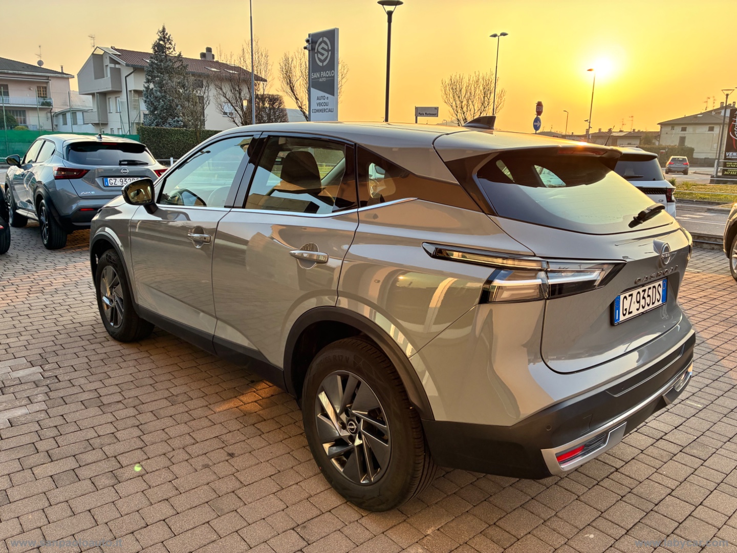 Qashqai MHEV 140 CV Acenta CERAMIC GREY - immagine 2