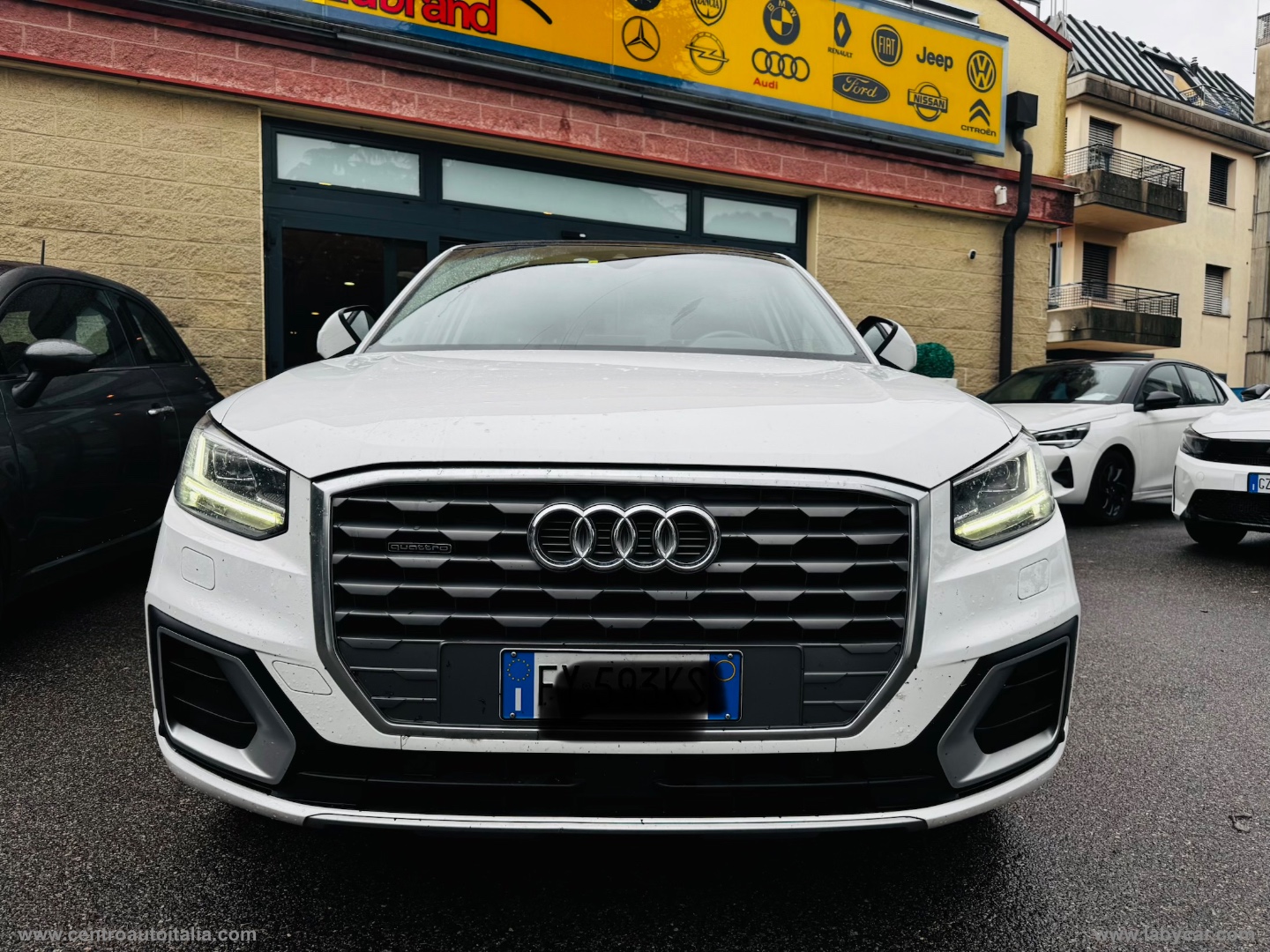 Q2 35 TDI S tronic Identity Black - immagine 2
