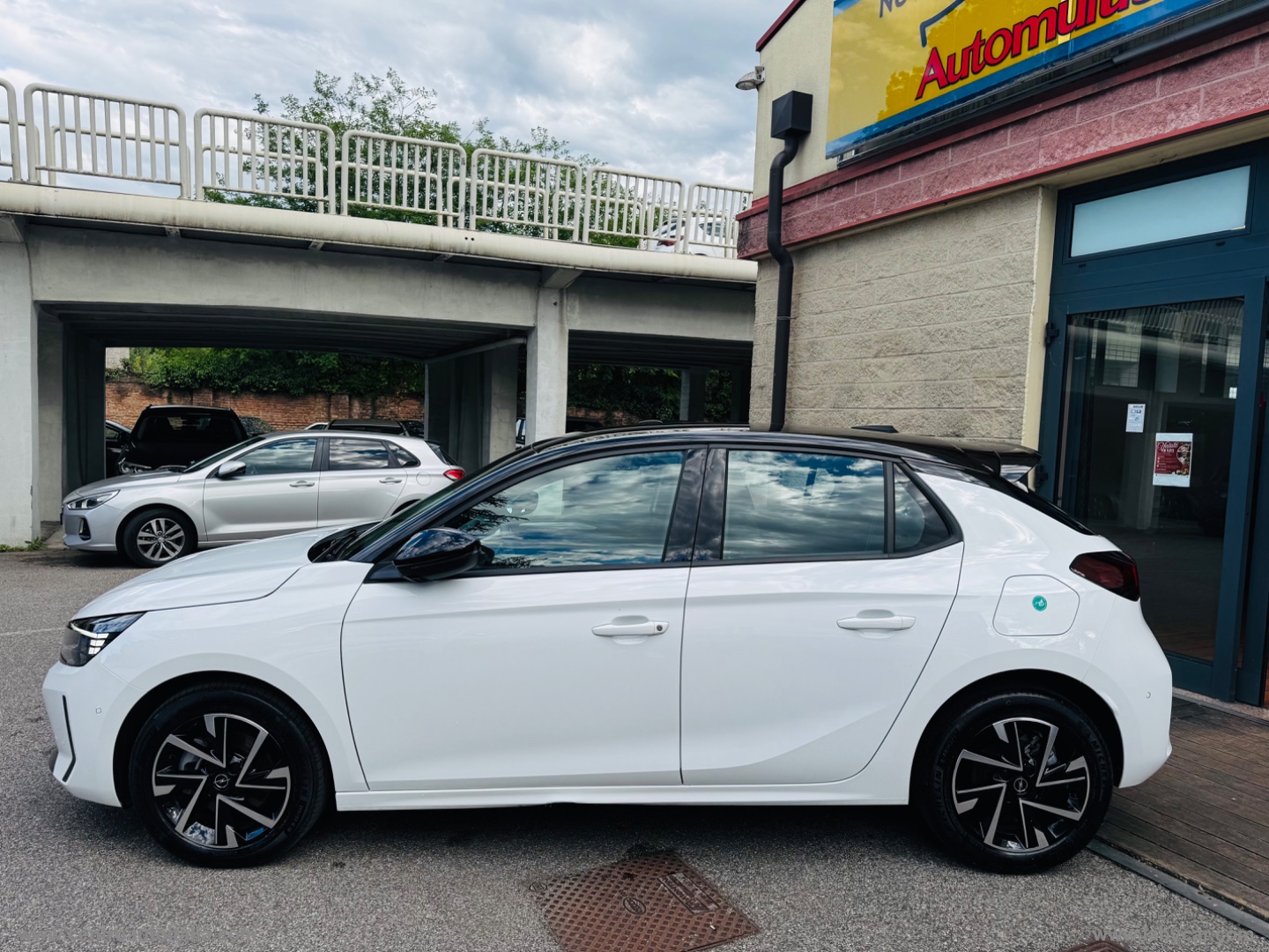 NUOVA Corsa 1.2 100 CV aut. GS - immagine 2