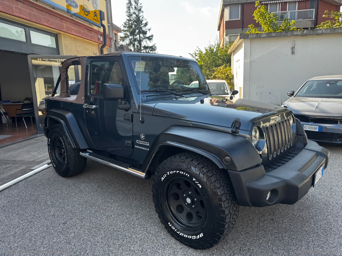 Wrangler 2.8 CRD Sport Auto - immagine 2