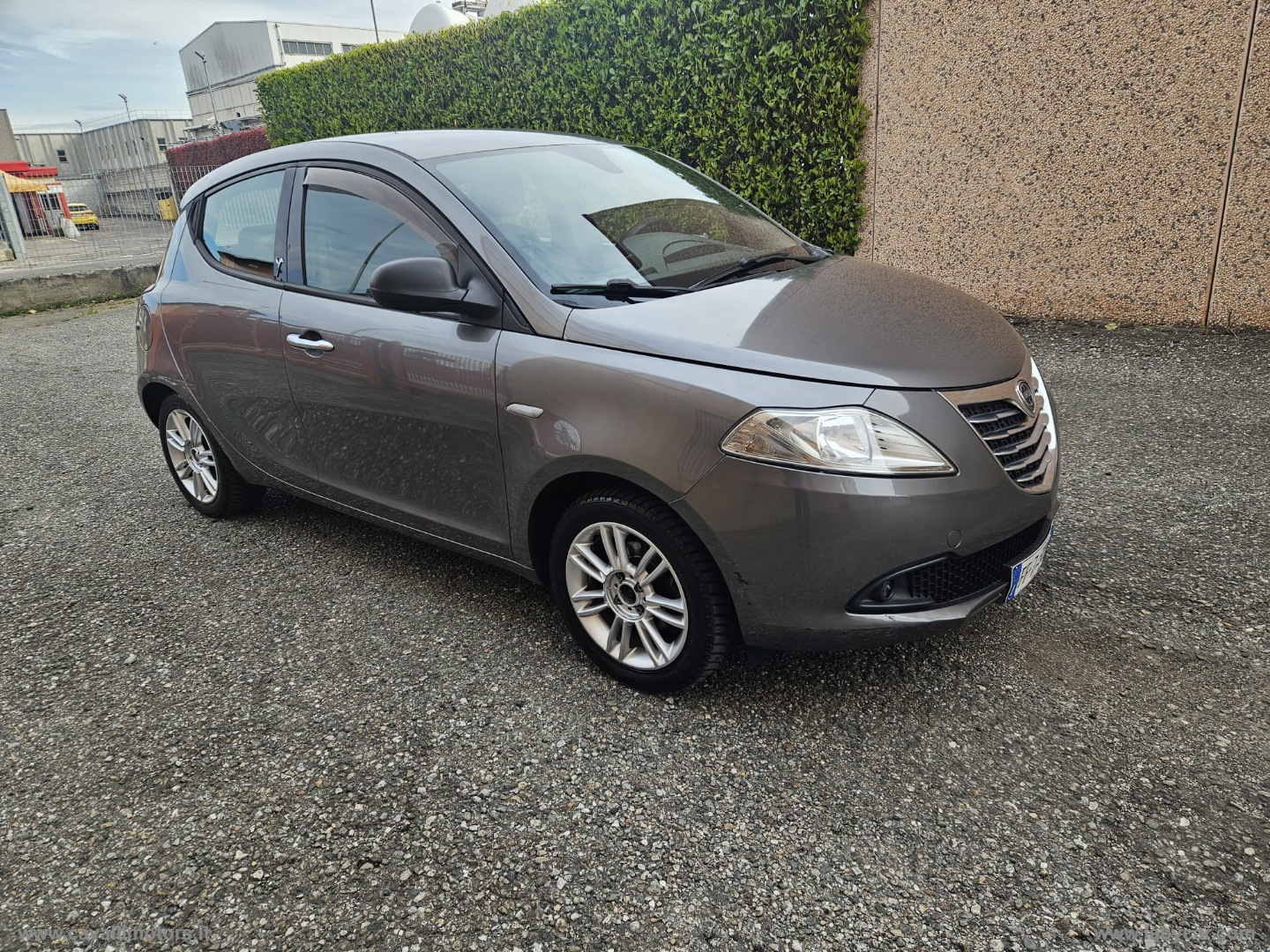 Ypsilon 1.2 69 CV 5p. GPL Ecochic Ele. - immagine 2