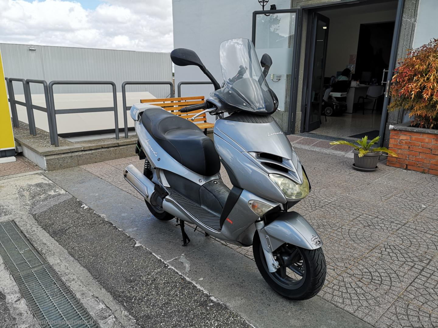 Leonardo 150 ST RATE AUTO MOTO SCOOTER - immagine 2