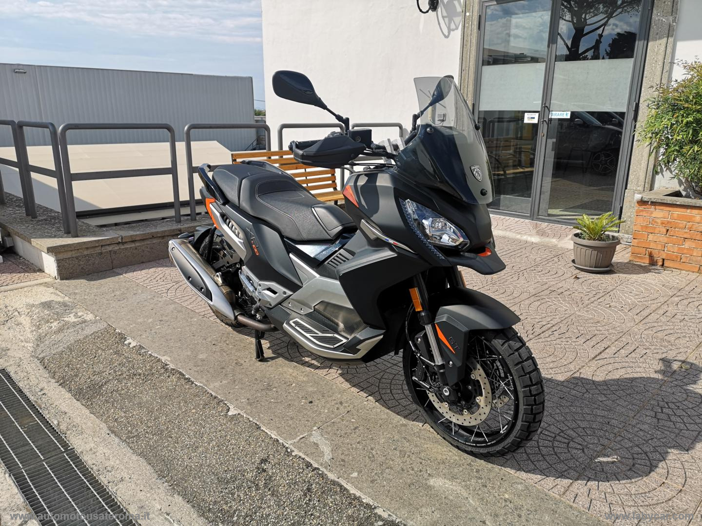 XP 400 GT PROMO WEB - immagine 2