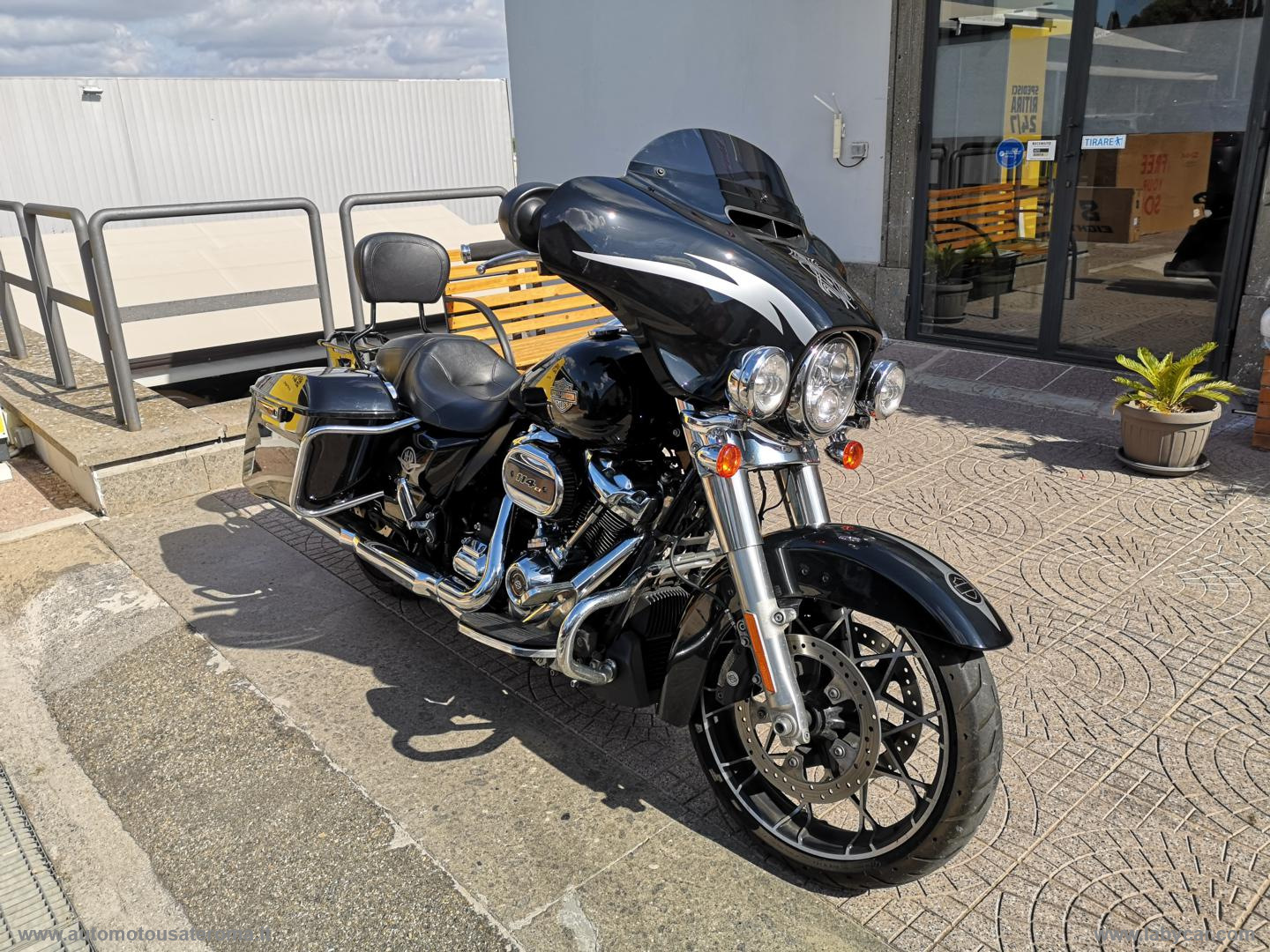 Touring Street Glide SPECIAL PROMO WEB - immagine 2