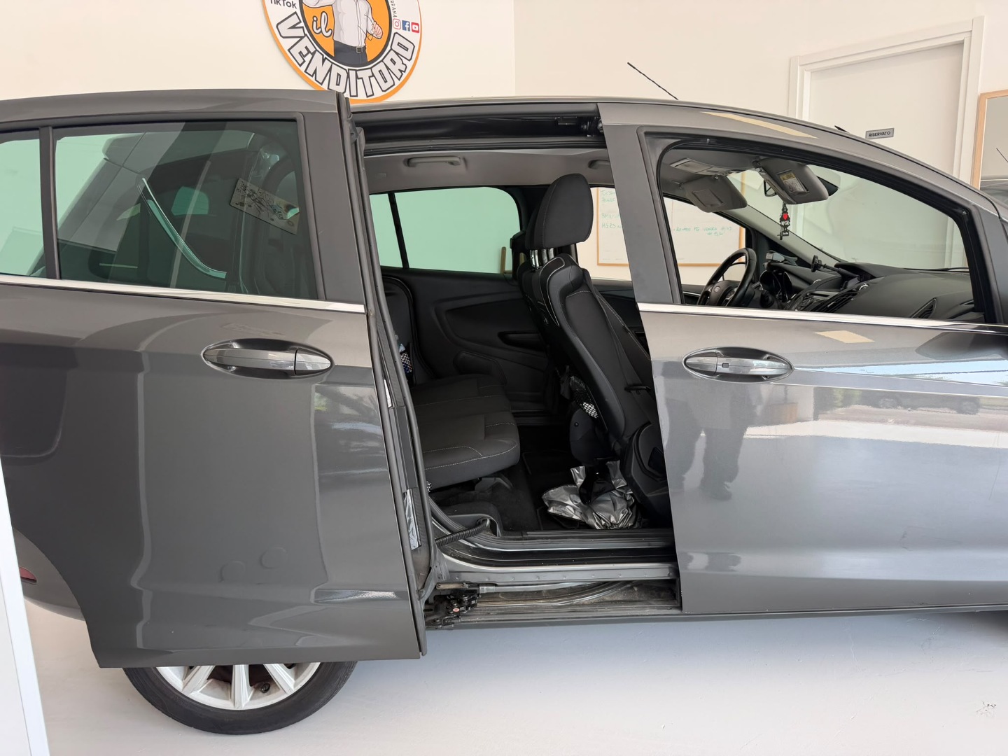 B-Max 1.4 90 CV Business - immagine 2