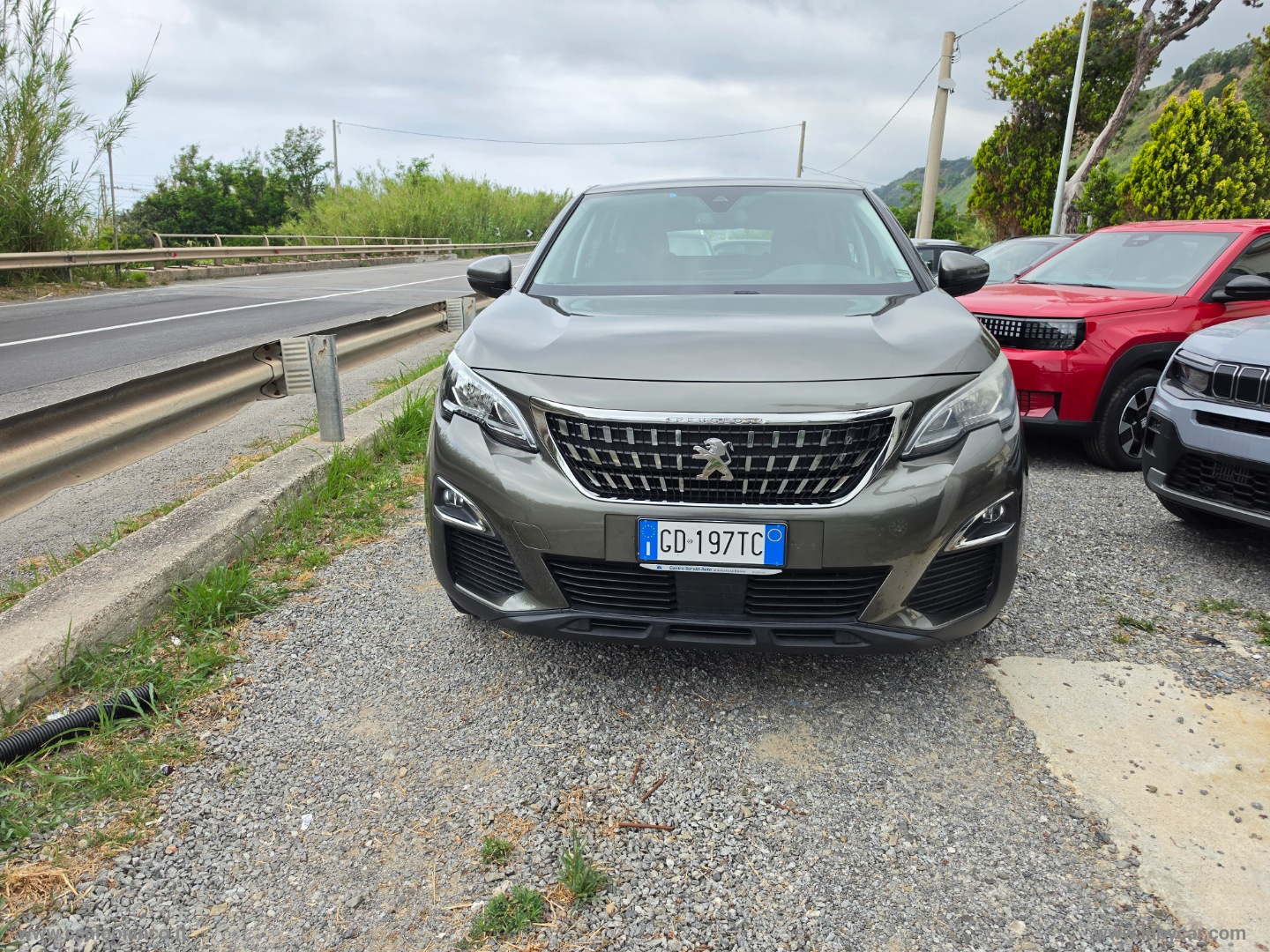 3008 BlueHDi 130 S&S EAT8 Business - immagine 2