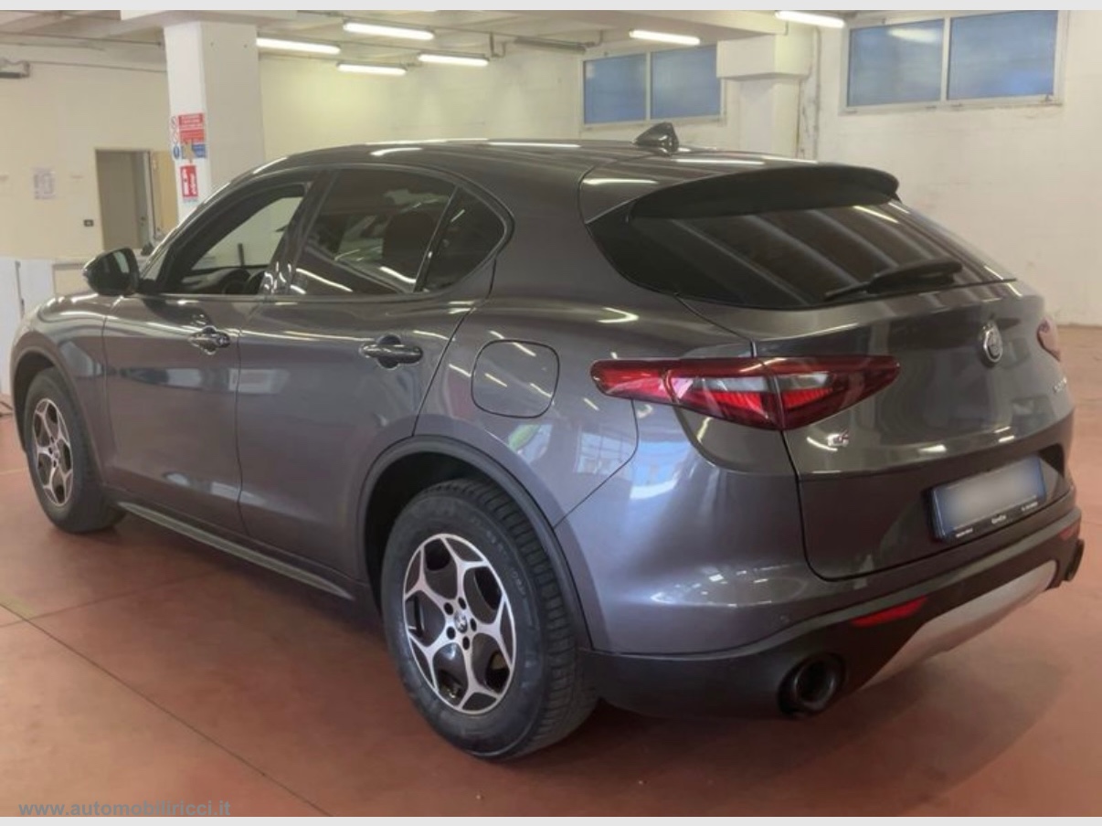 Stelvio 2.2 T.d. 190 CV AT8 Q4 SUPER - immagine 2