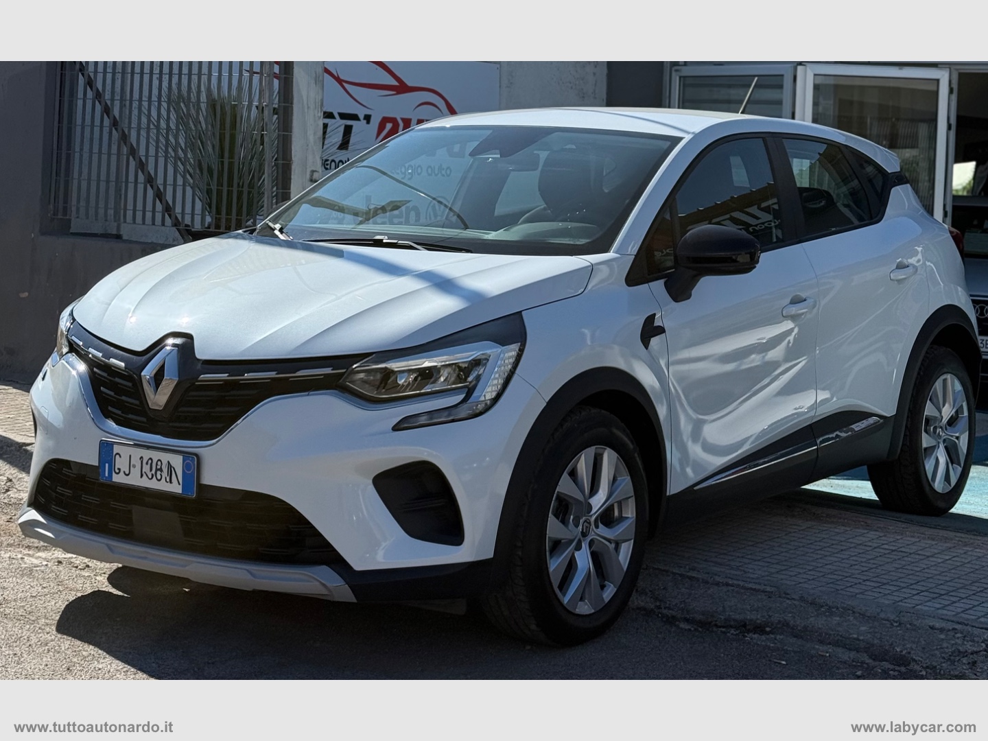 Captur TCe 12V 90 CV Business - immagine 2
