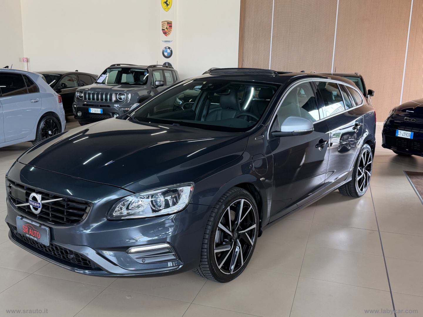 V60 D6 Twin Engine Geartronic Momentum - immagine 2