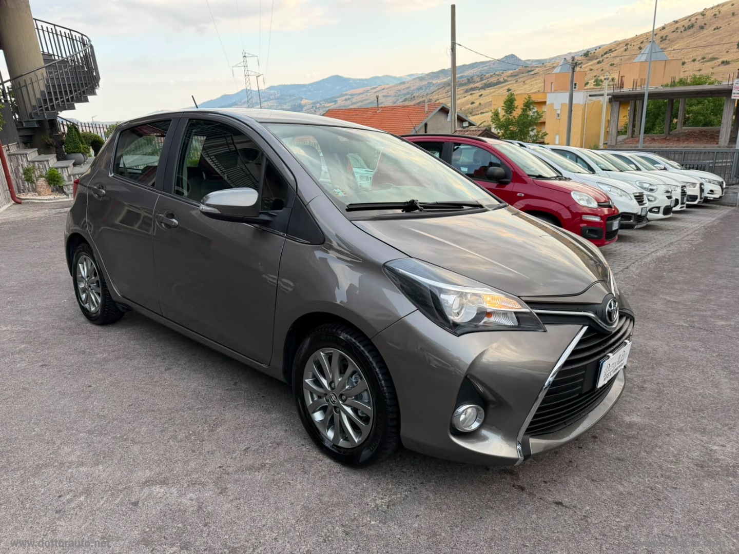 Yaris 1.0 5p. Lounge - immagine 2