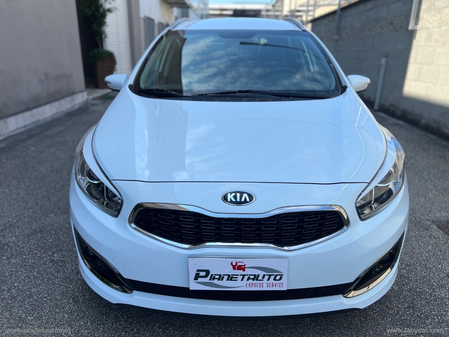 cee d 1.6 CRDi 110 CV SW Cool - immagine 2