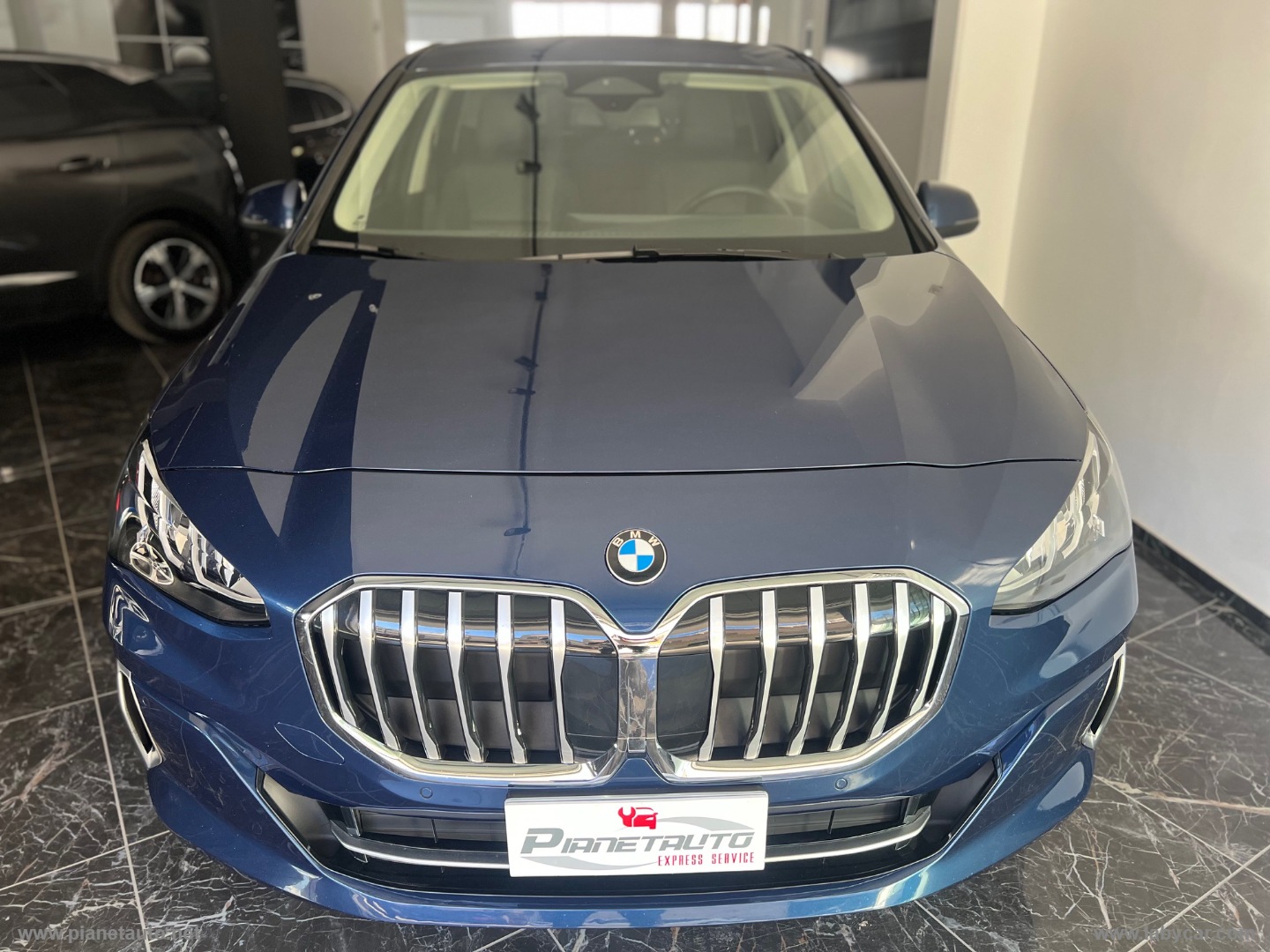 218d Active Tourer Luxury - immagine 2
