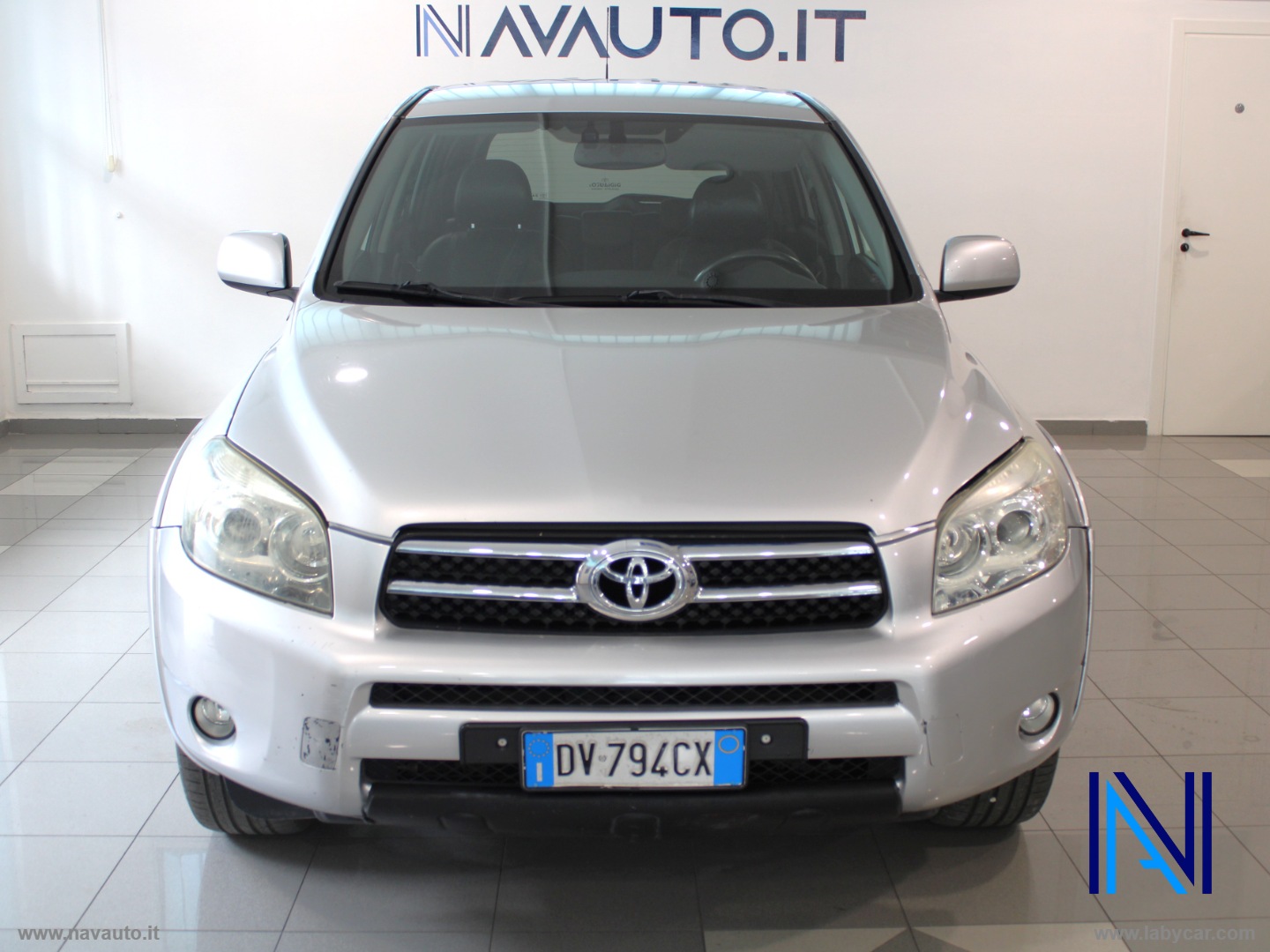 RAV4 2.2 D-4D 177 CV Luxury - immagine 2