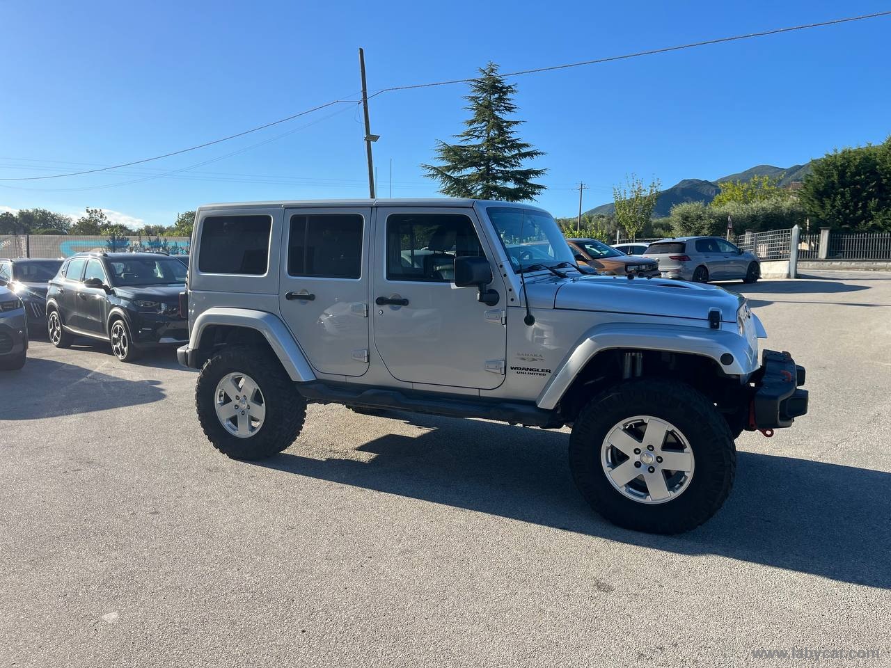 Wrangler Unlimited 2.8 CRD Sahara A. - immagine 2