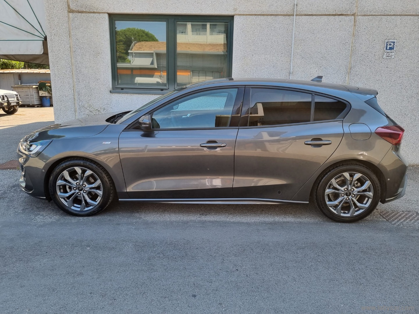 Focus 1.5 EcoBlue 115CV aut. 5p.ST-LineX - immagine 2
