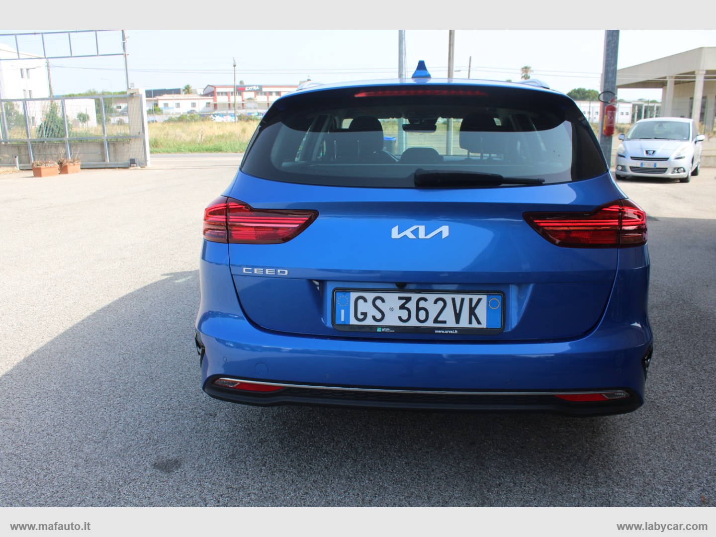 Ceed 1.6 CRDi 136 CV MHEV DCT SW Busin. - immagine 3
