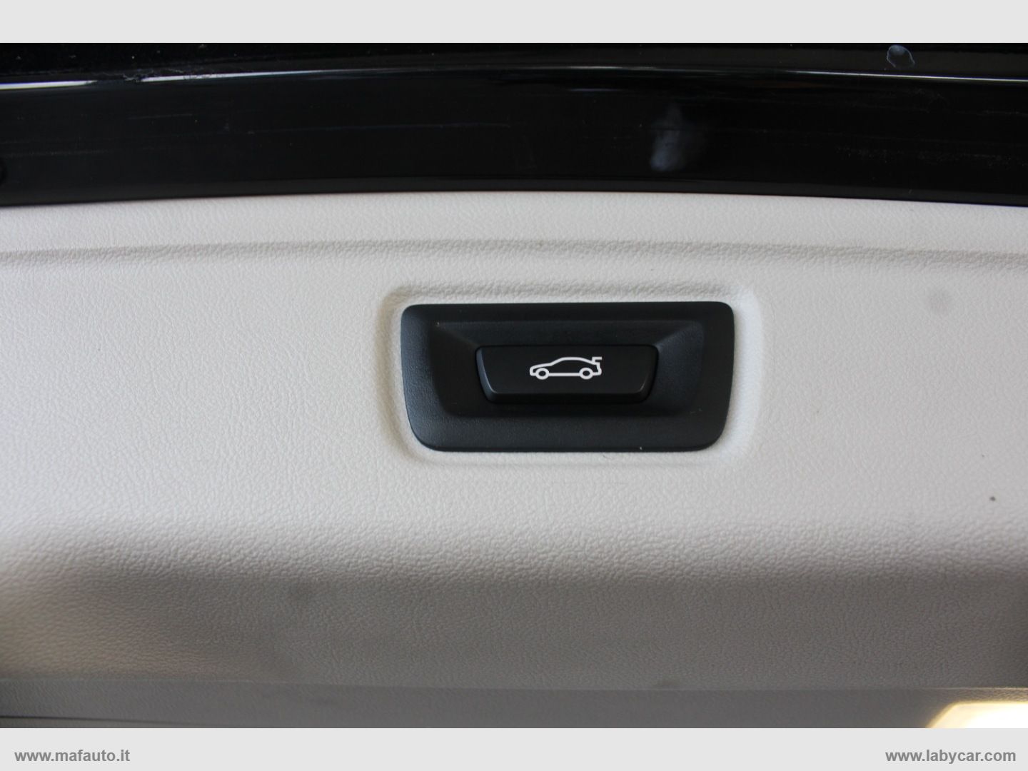 320d 48V xDrive Touring - immagine 3