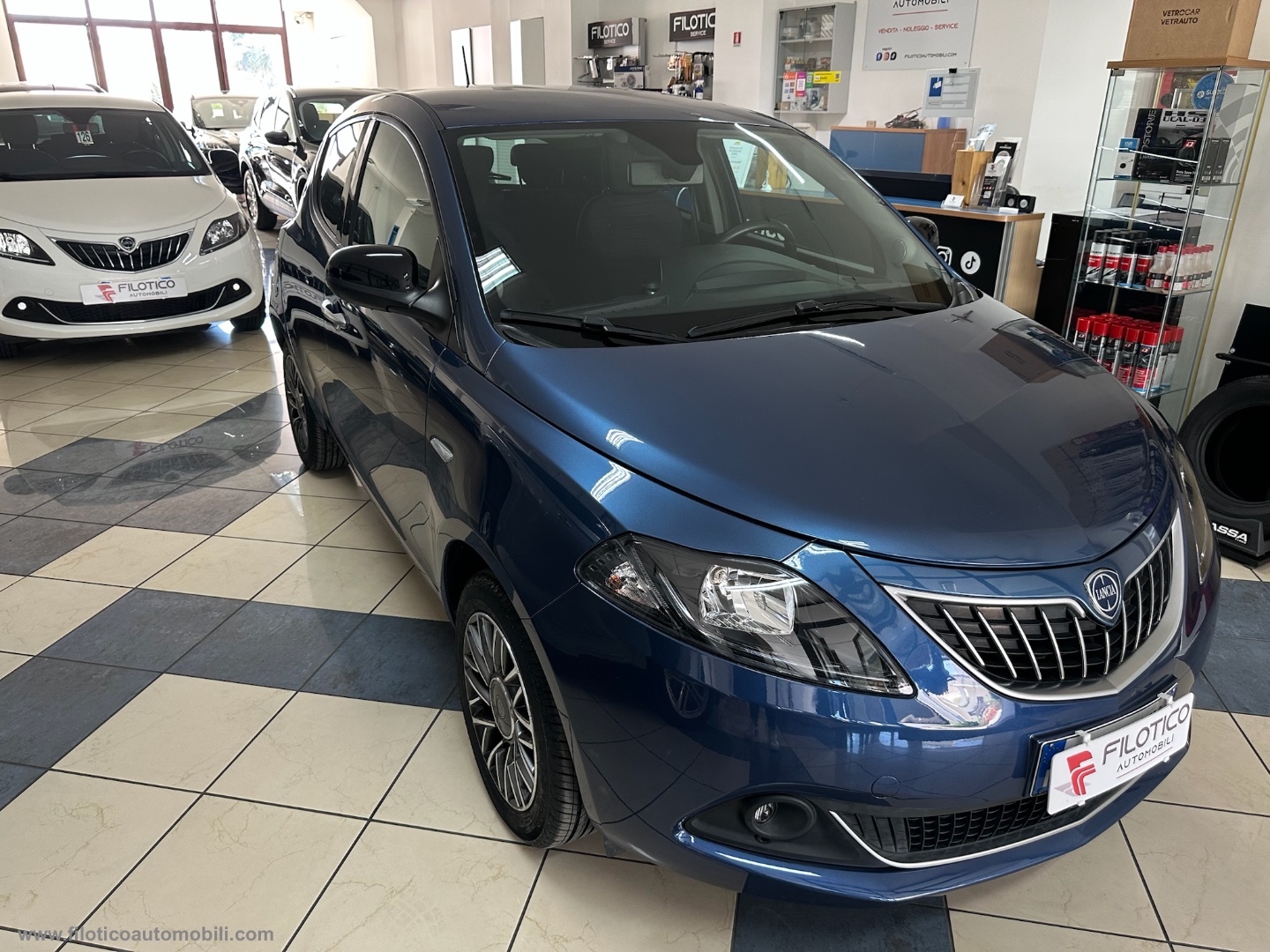 Ypsilon 1.0 FireFly 5p.S&S Hybryd Gold - immagine 3