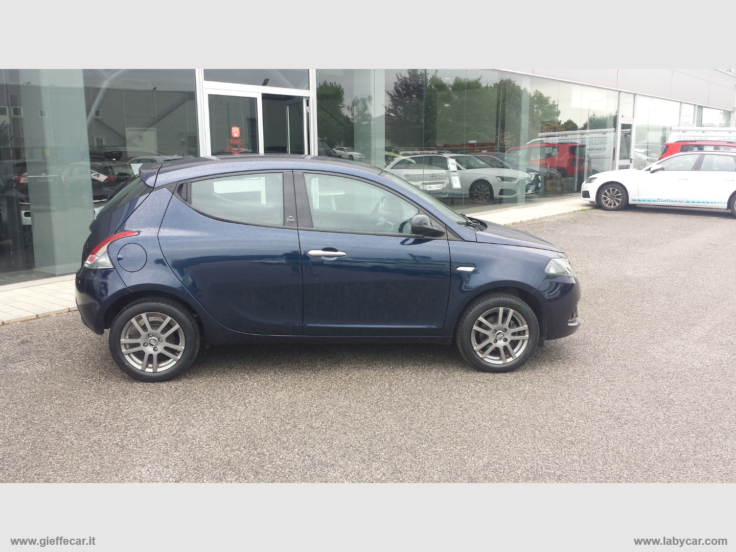 Ypsilon 1.0 FireFly 5p HYBRID - immagine 3