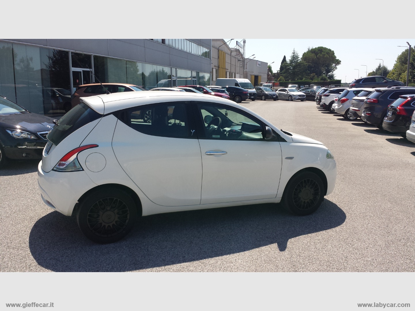 Ypsilon 1.2 69 CV 5p. Silver - immagine 3