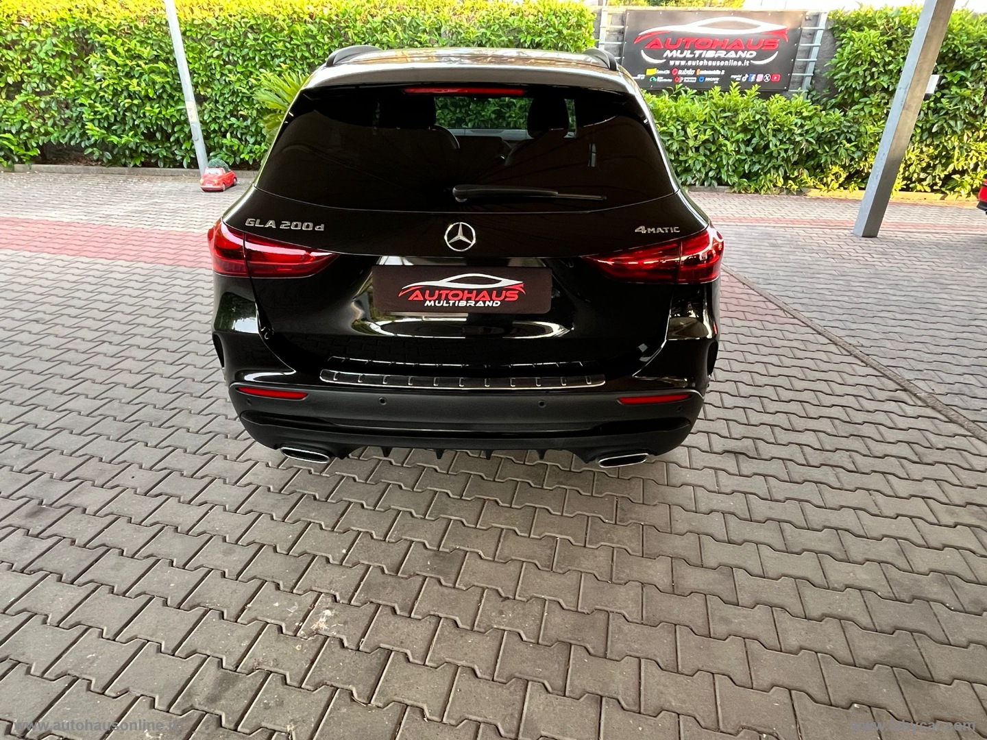 GLA 200 d Automatic 4Matic AMG Line Pr. - immagine 3