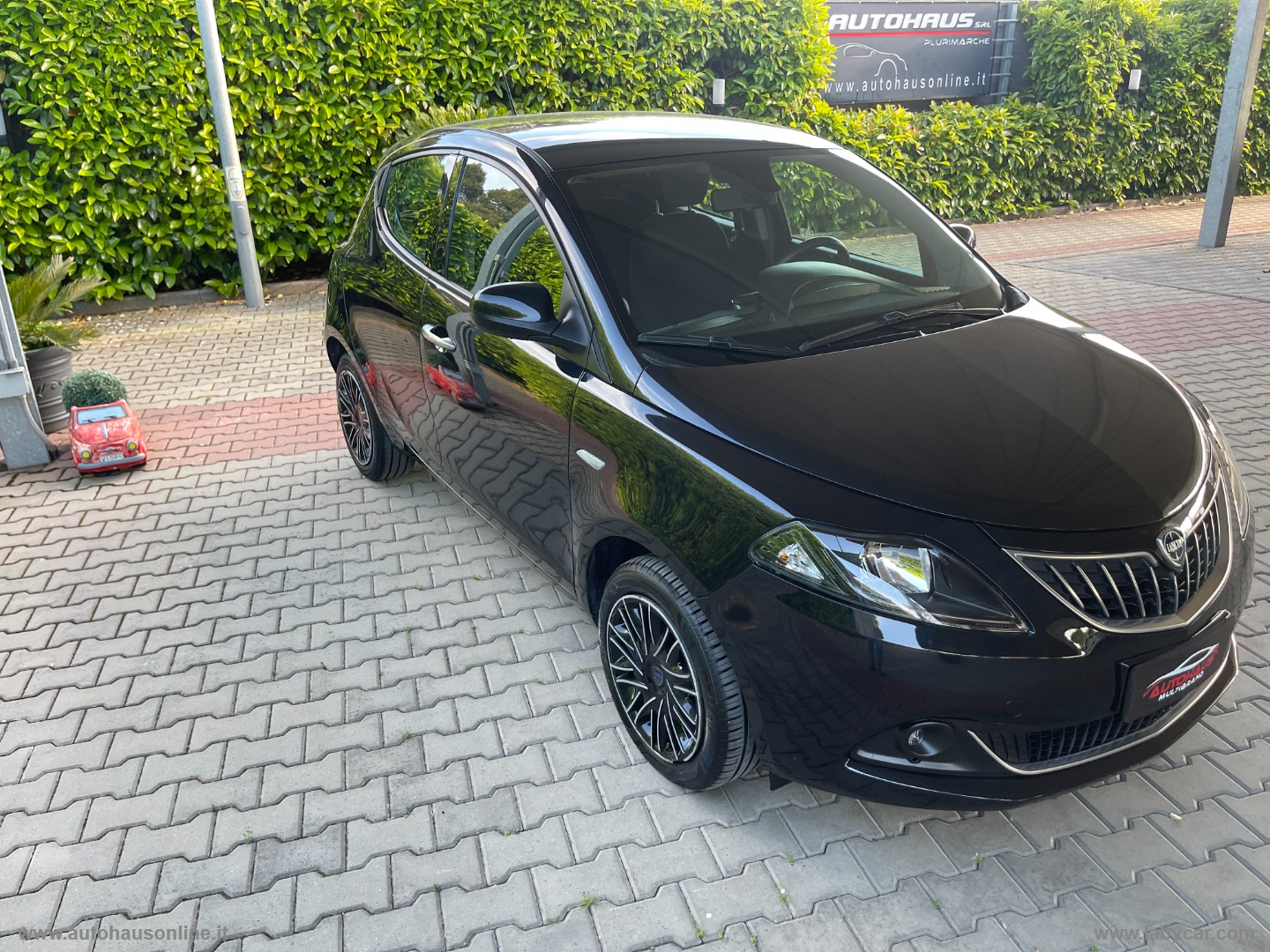 Ypsilon 1.0 FireFly 5p.S&S Hybryd Gold - immagine 3