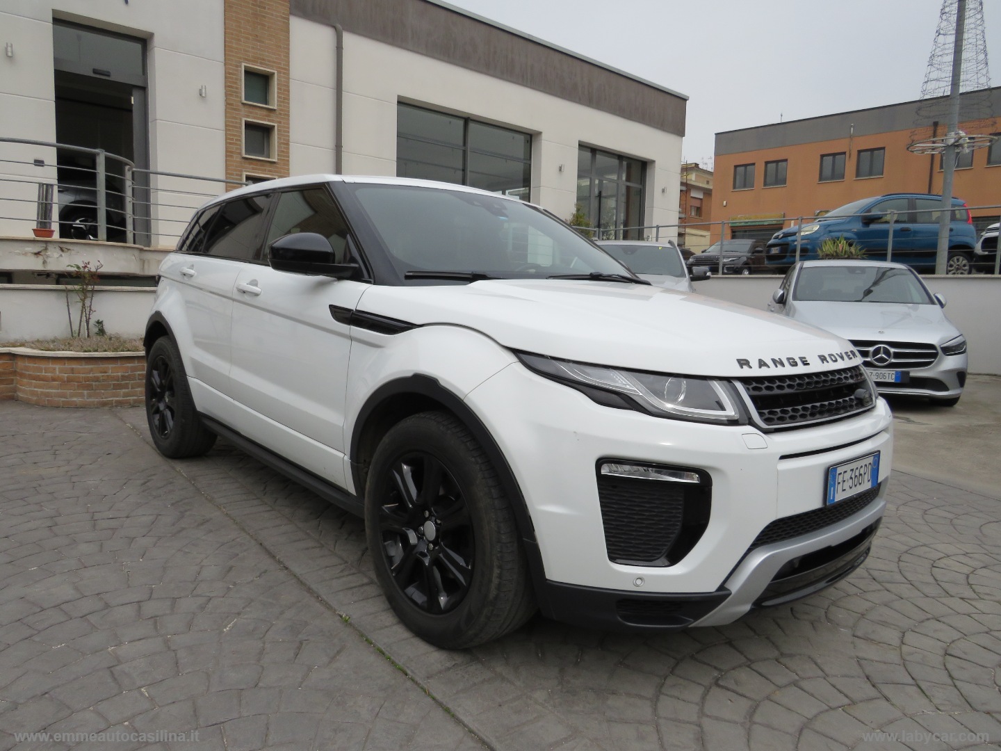 RR Evoque 2.0 TD4 180CV 5p. HSE Dynamic - immagine 3
