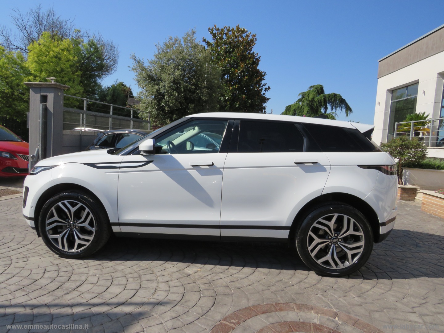 RR Evoque 2.0D L.Flw 150 AWD Auto HSE - immagine 3