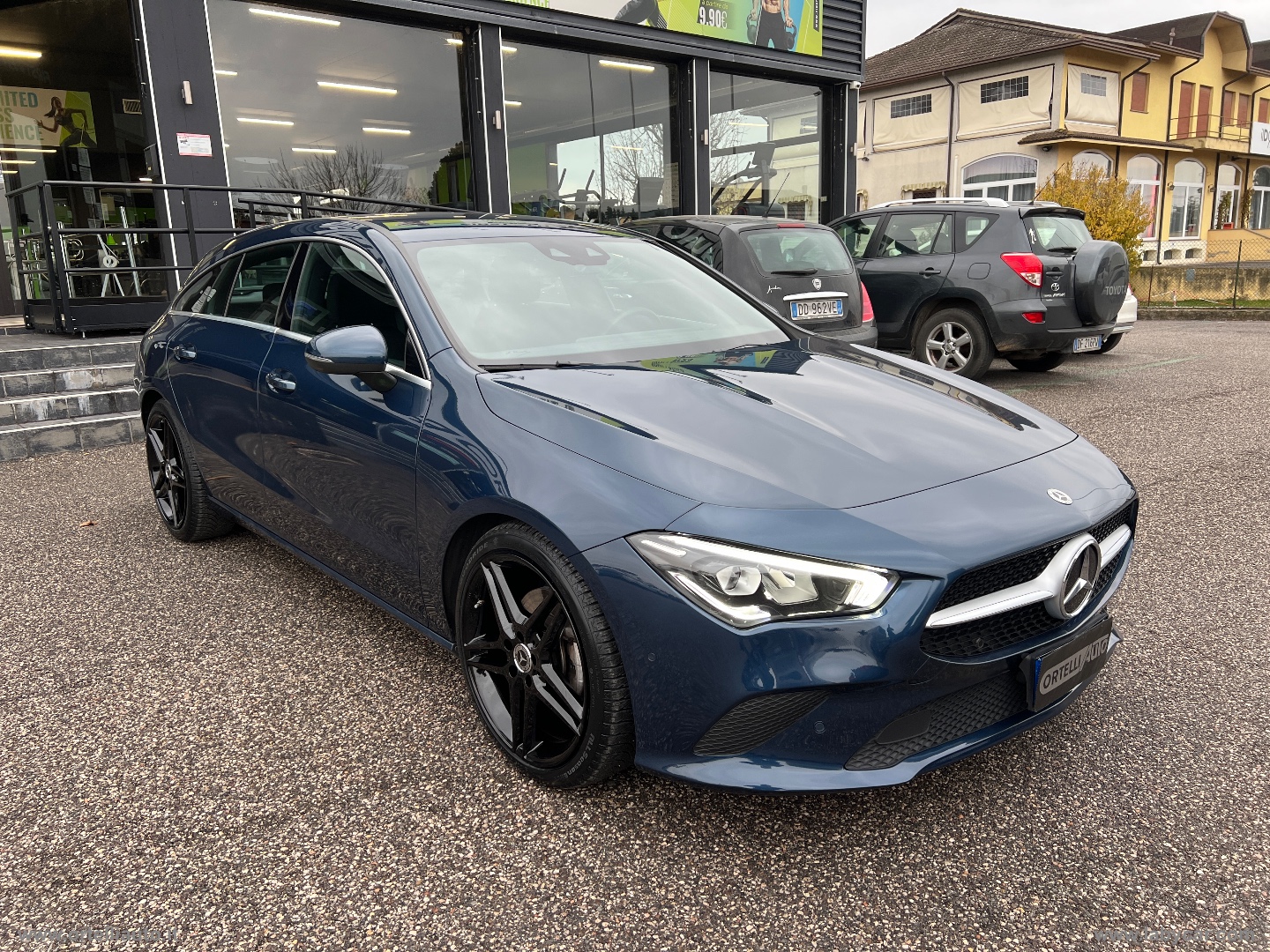 CLA 200 d Aut. Shooting Brake Business IVA DEDUCIBILE - immagine 3
