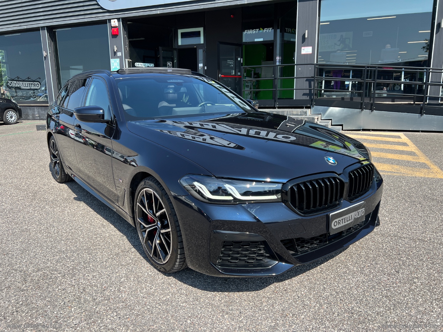 530d 48V xDrive Touring Msport M SHADOW LINE+TETTO APR. - immagine 3