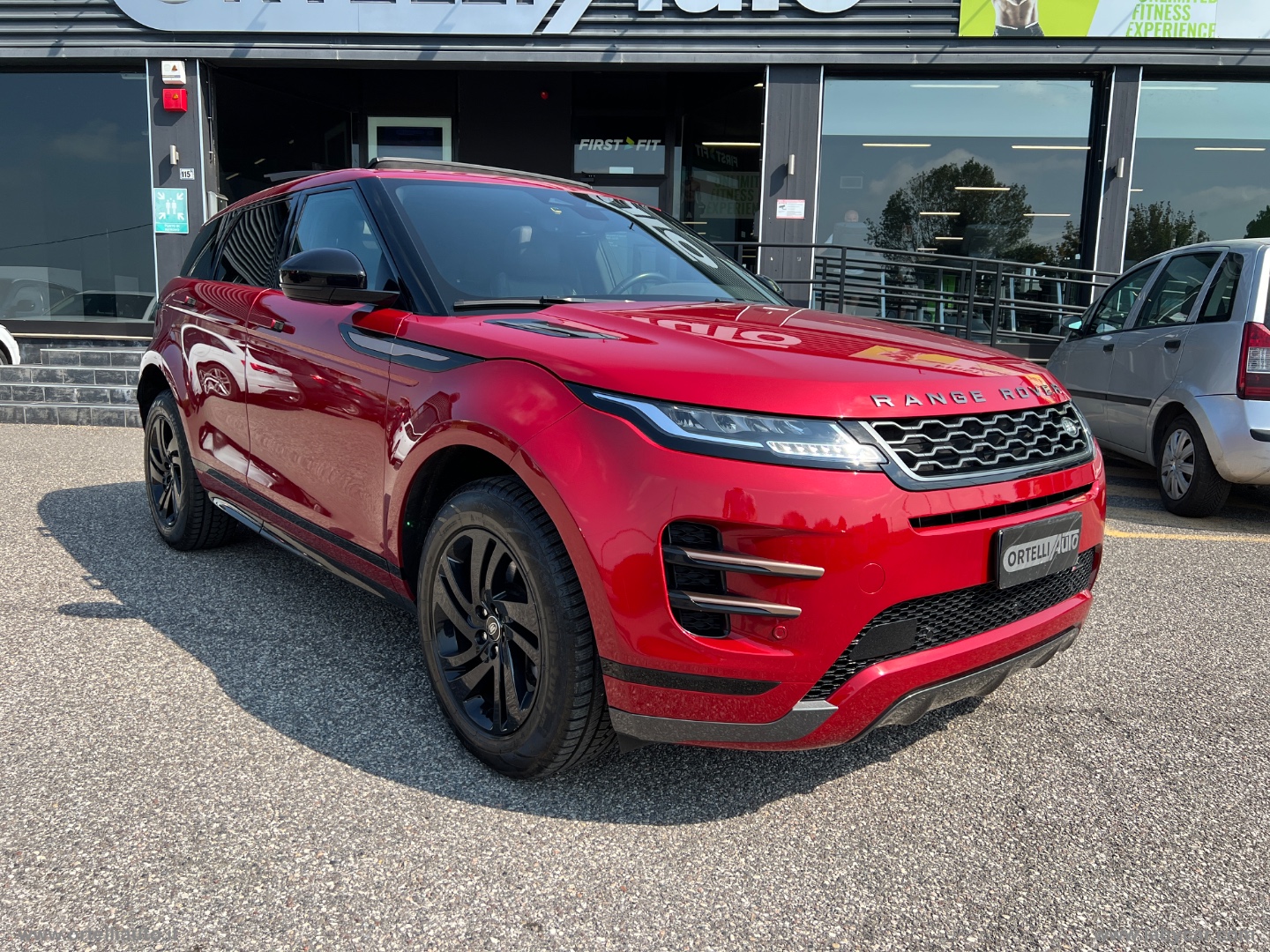 RR Evoque 2.0D I4 163 CV AWD Auto R-D. S - immagine 3