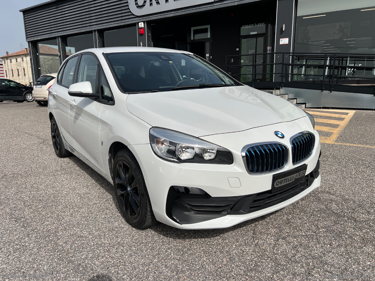 225xe Active Tourer iPerf.Advantage aut. - immagine 3