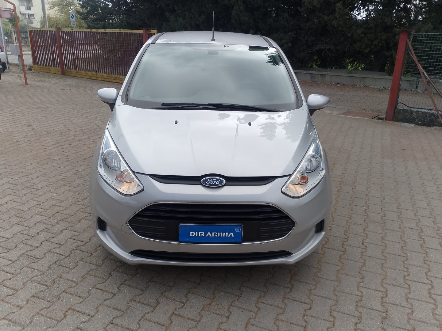 B-Max 1.5 TDCi 75 CV Business Titanium - immagine 3