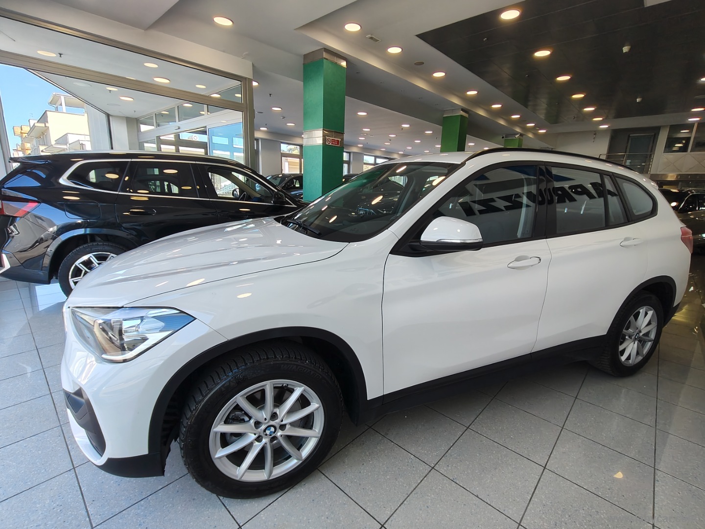 X1 xDrive18d Advantage - immagine 3