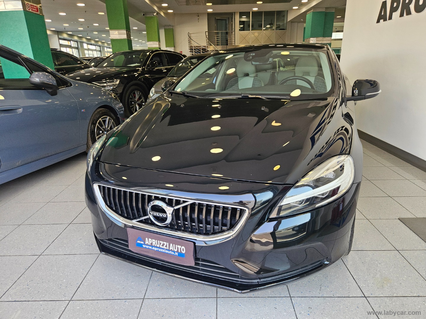 V40 D2 Momentum - immagine 3