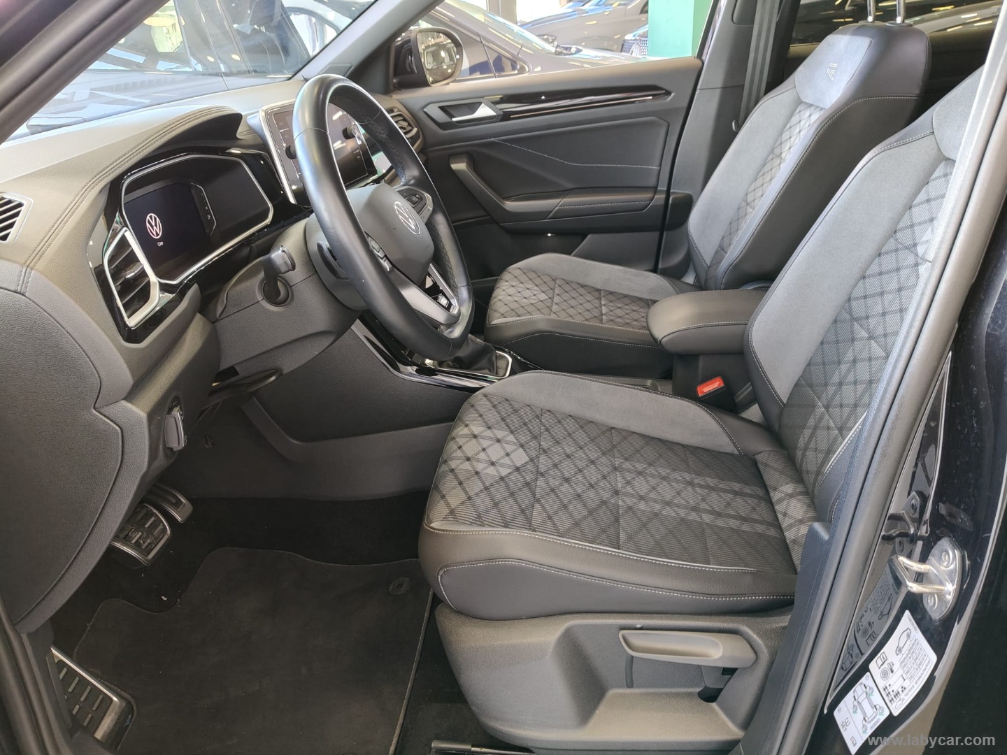 T-Roc 2.0 TDI SCR 150 CV DSG R-Line - immagine 3