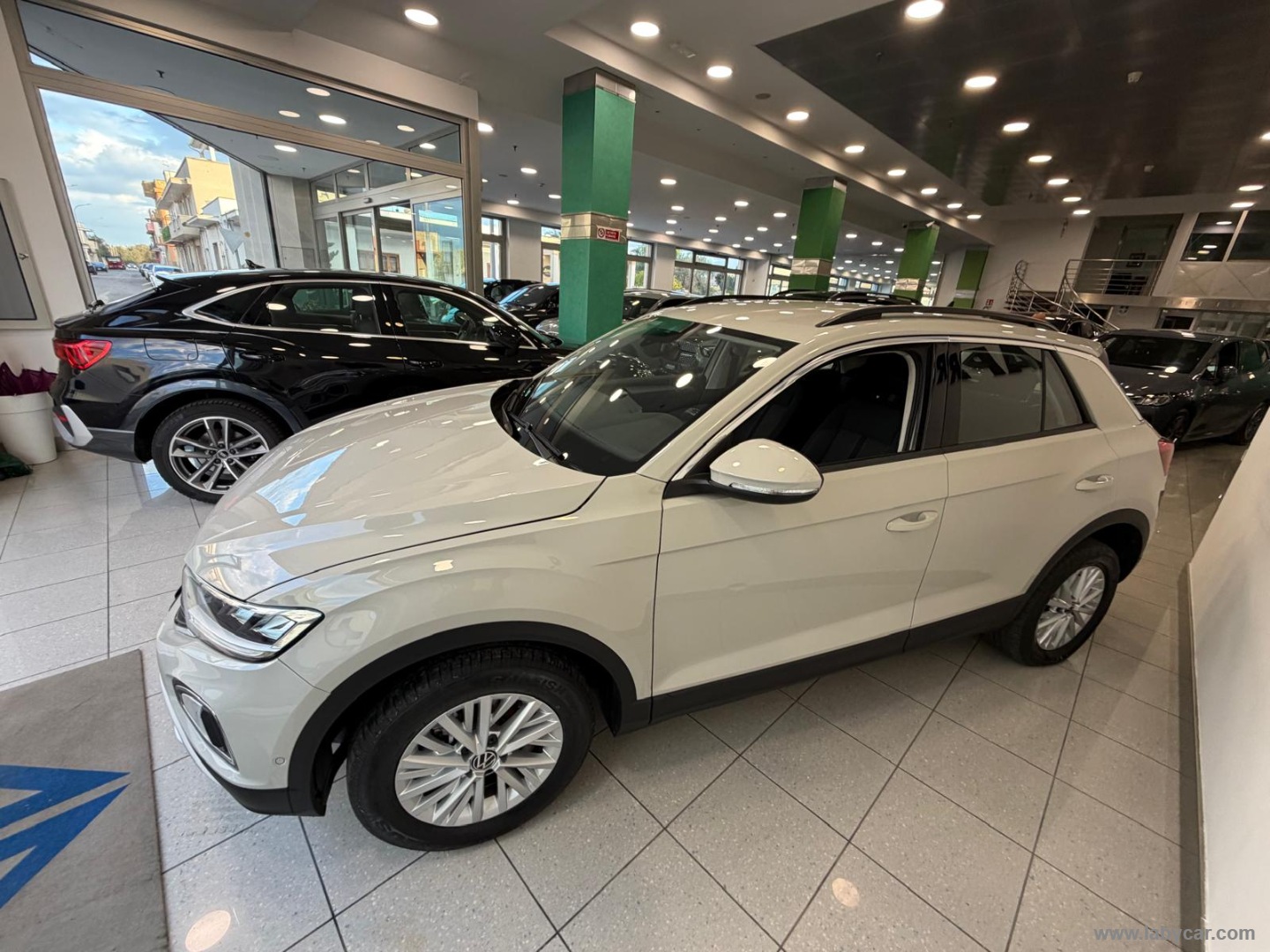 T-Roc 2.0 TDI SCR Life - immagine 3