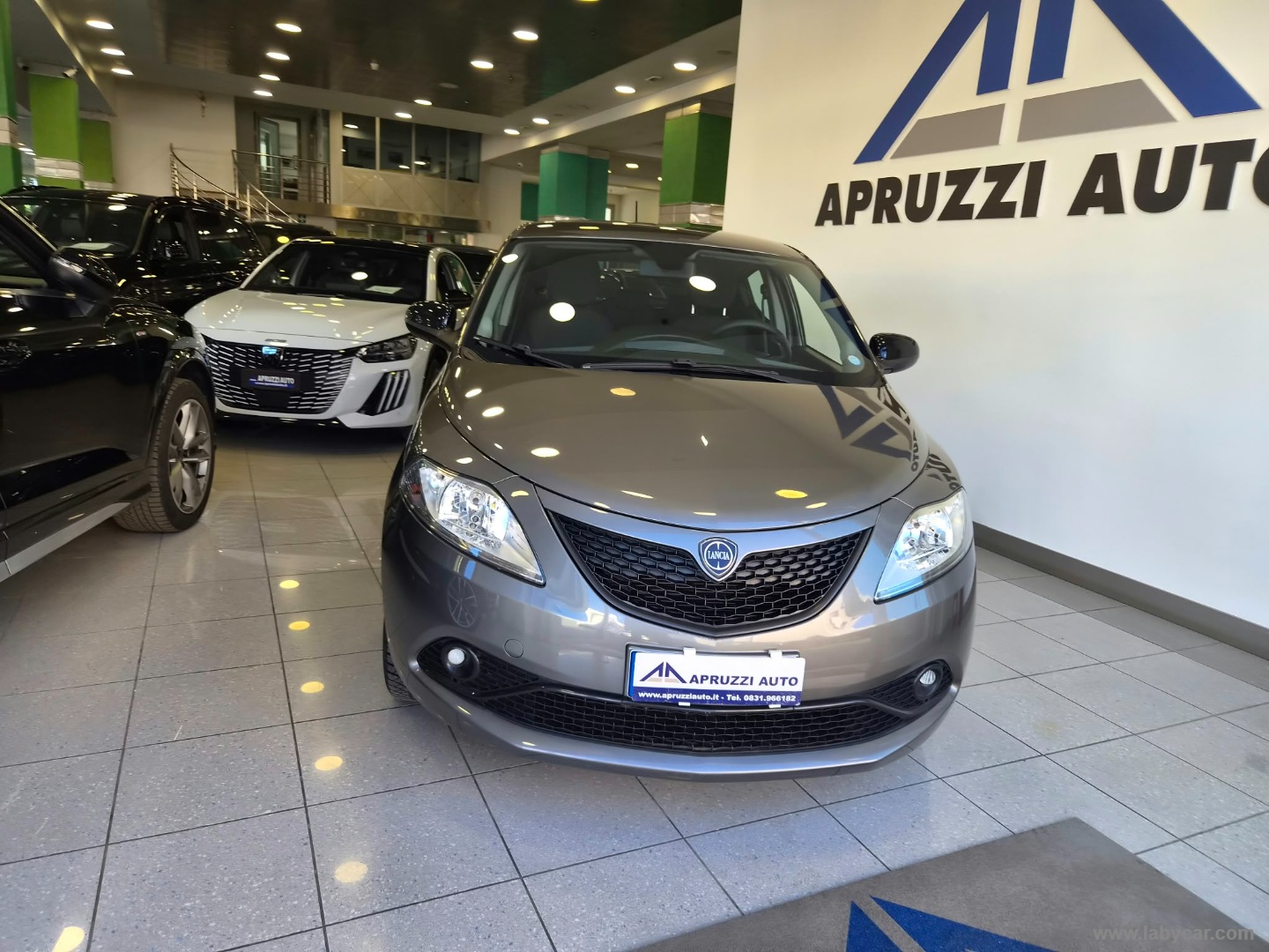 Ypsilon 1.2 69 CV 5p. GPL Ecochic Gold - immagine 3