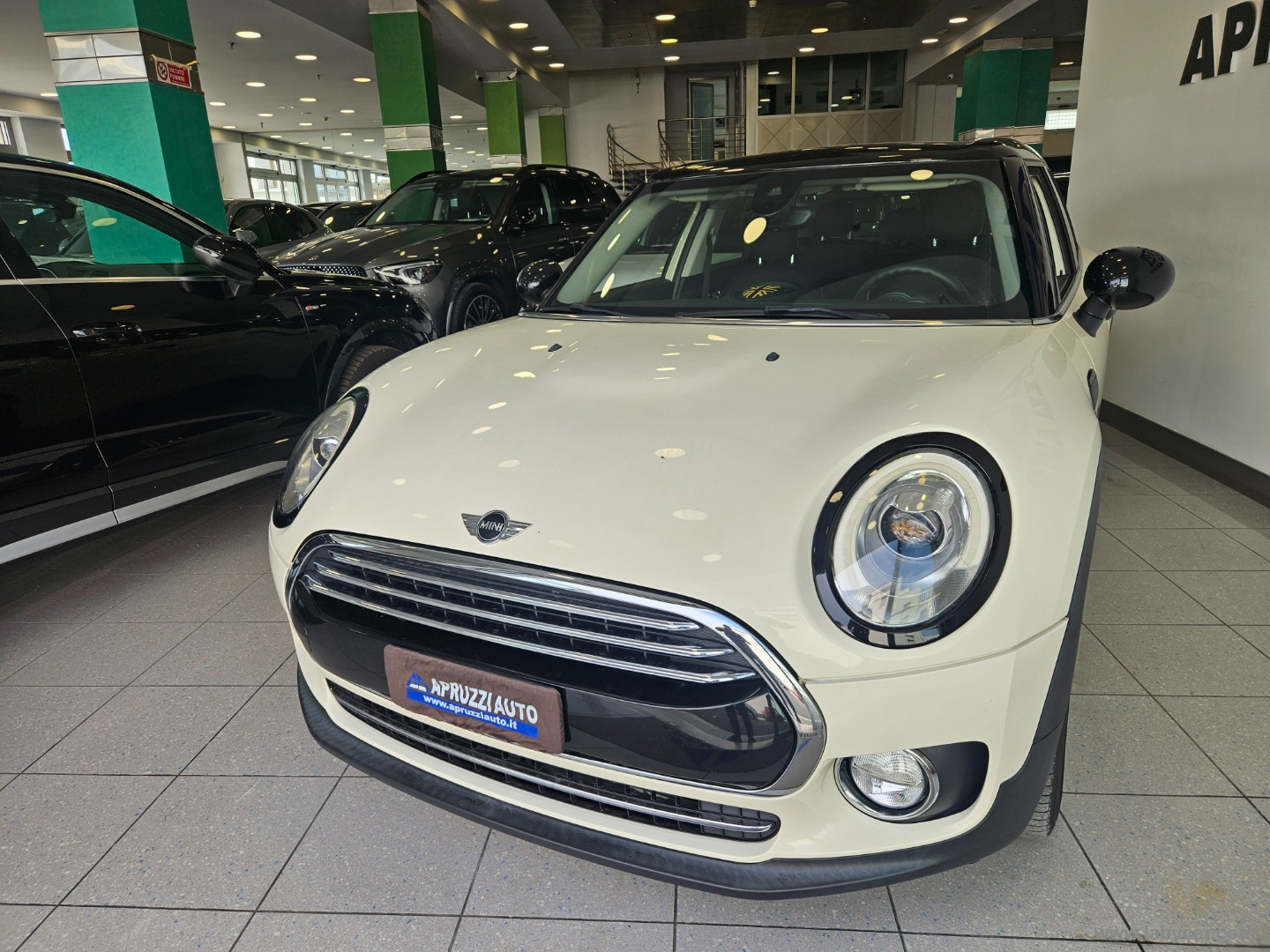 Mini Cooper D Business Clubman Aut. - immagine 3